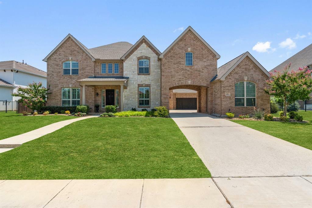 Property Photo: 613 Picasso TX 76034