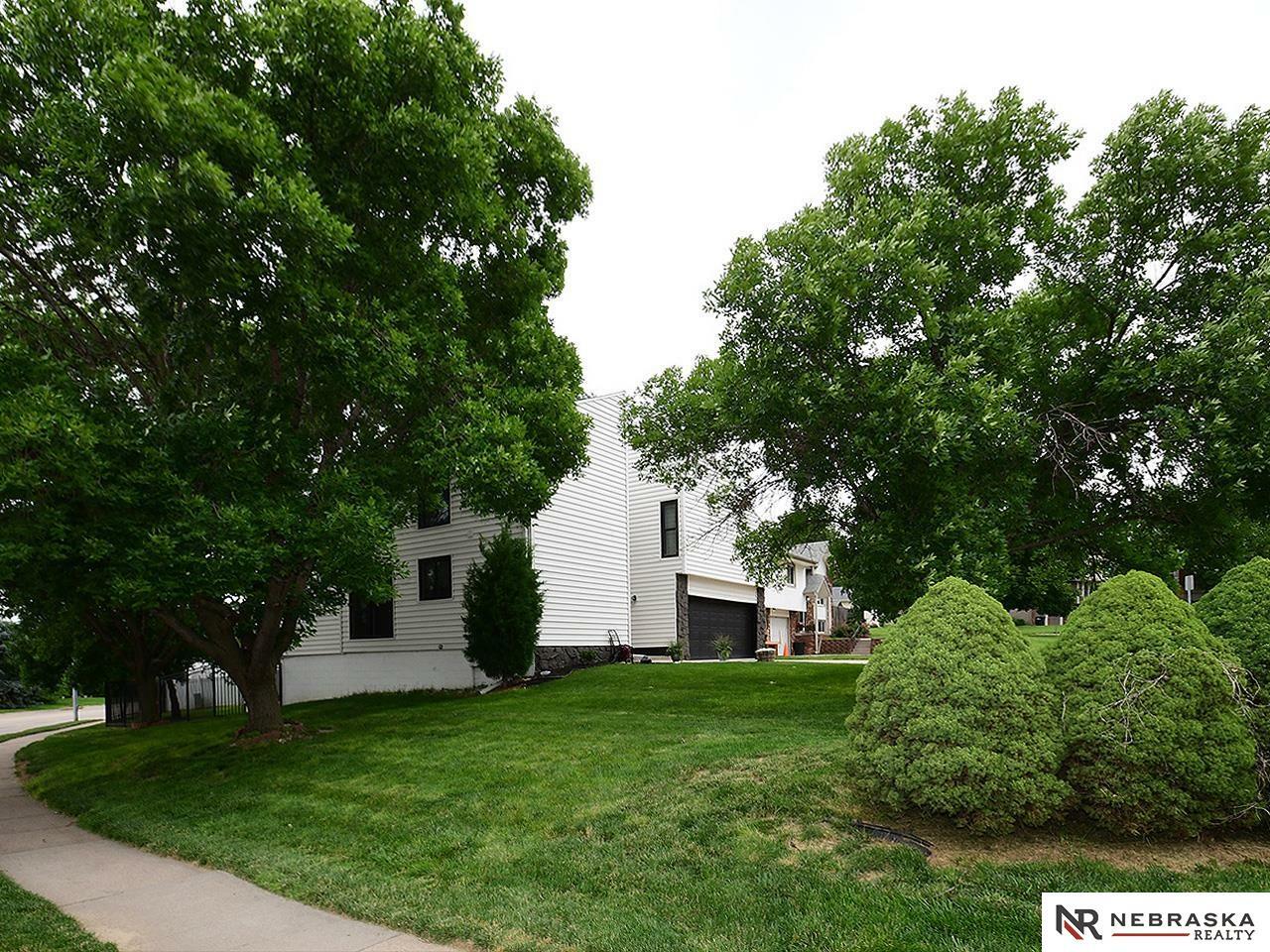 Property Photo:  2106 N 113th Street  NE 68164 