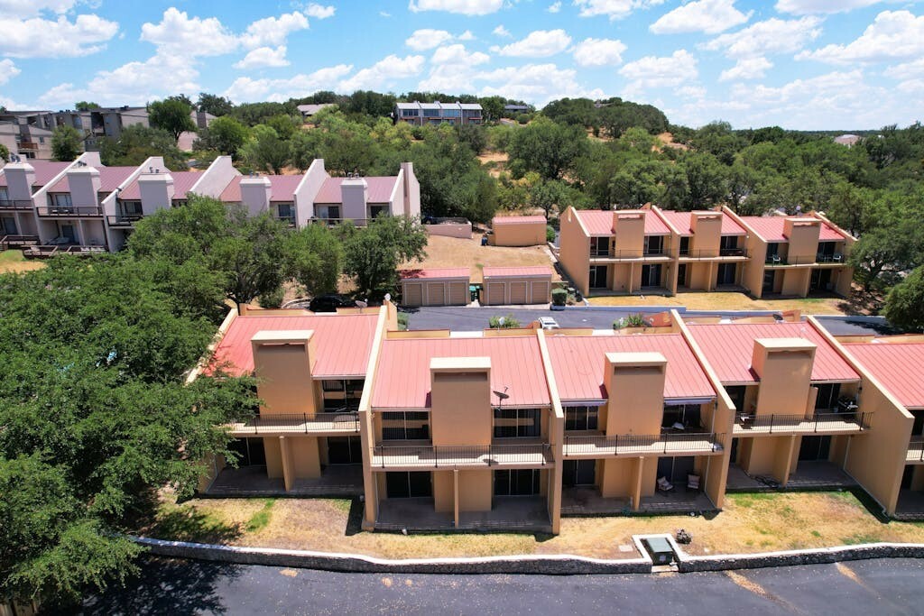 Property Photo: 402 Hi Stirrup E4 TX 78657