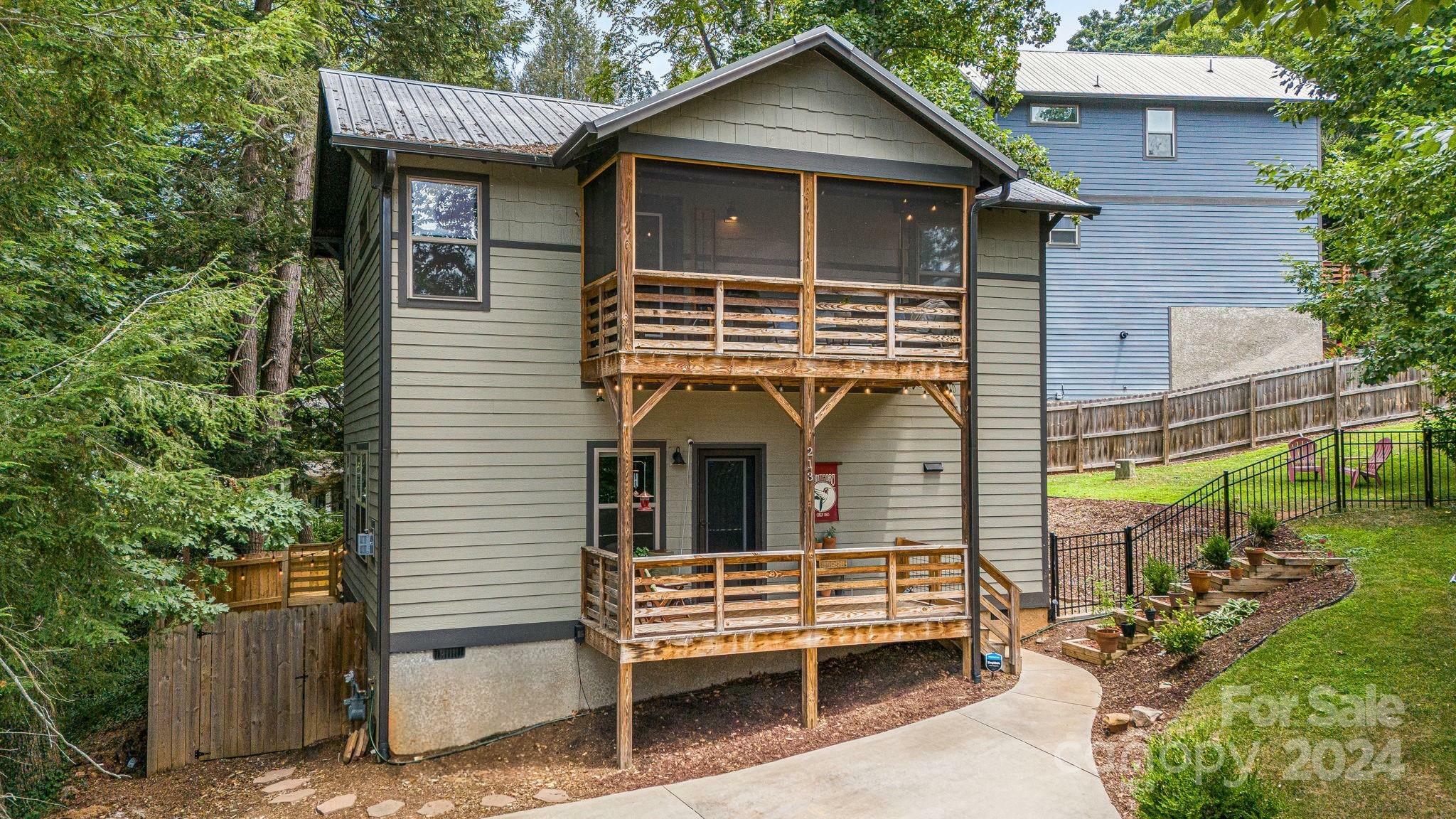 Property Photo:  213 Westover Drive  NC 28801 