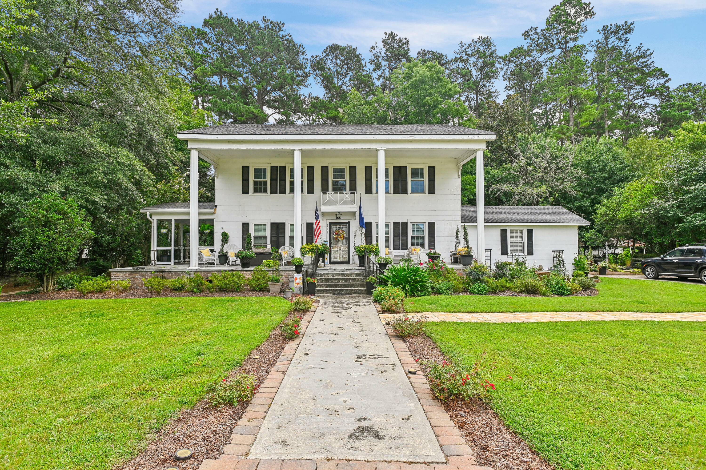 Property Photo:  109 Quaker Road  SC 29477 