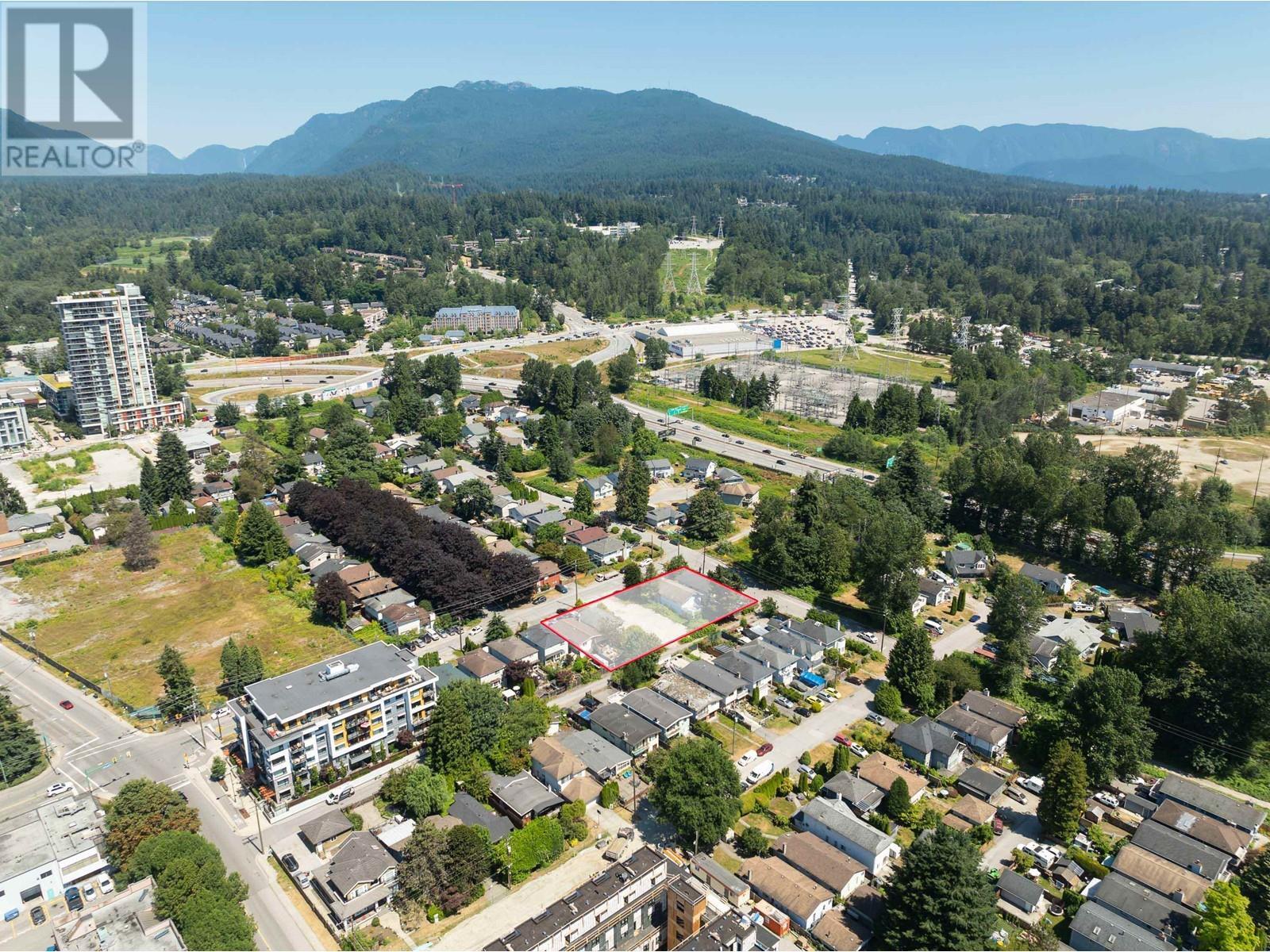 Property Photo:  1547 Crown Street  BC V7J 1G6 