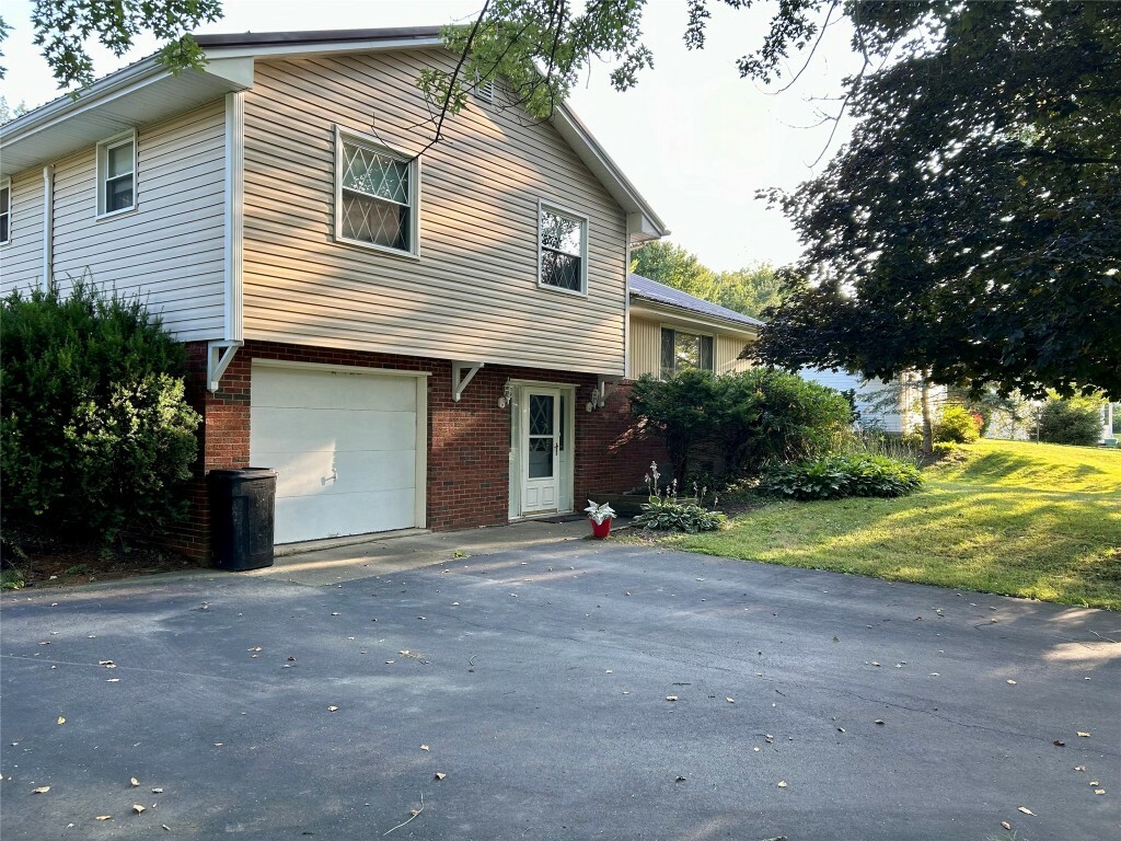 Property Photo:  23995 Thornapple Drive  PA 16403 