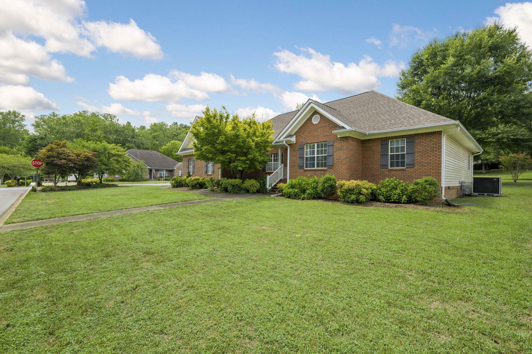 Property Photo:  301 Knoll Creek Cir  TN 37415 