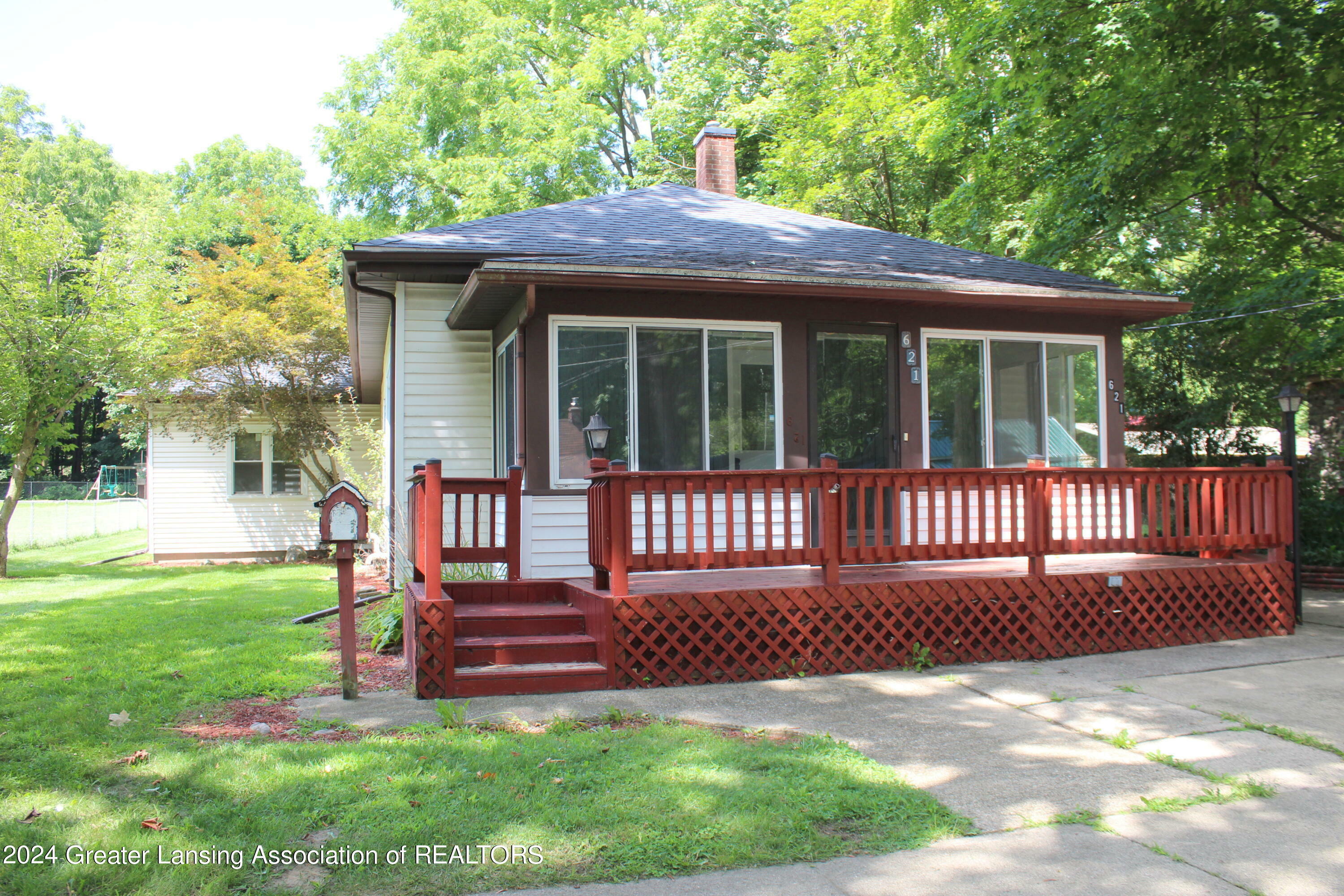 Property Photo:  621 N Sheldon Street  MI 48813 