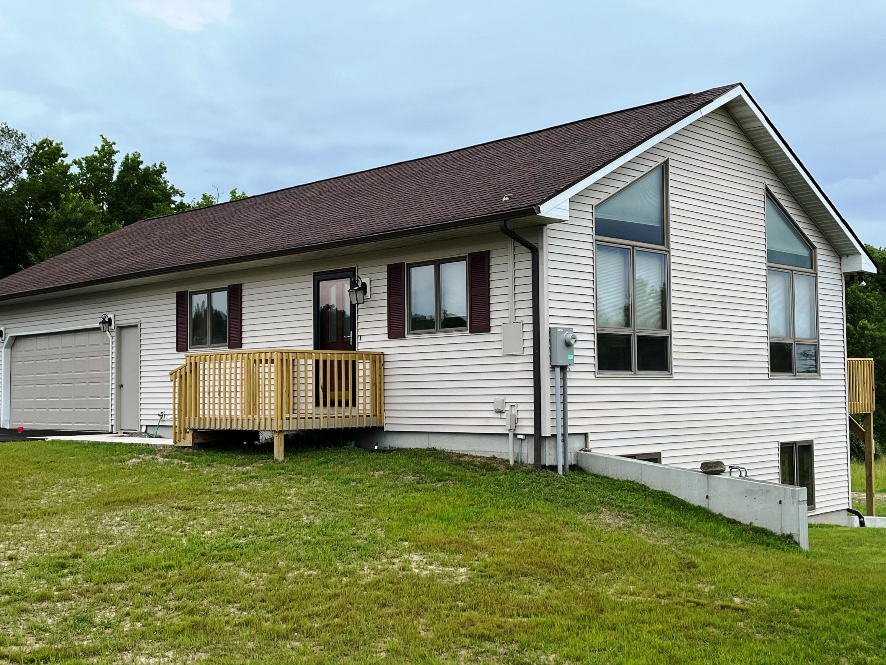 Property Photo: 21230 Forest Trail MI 49307