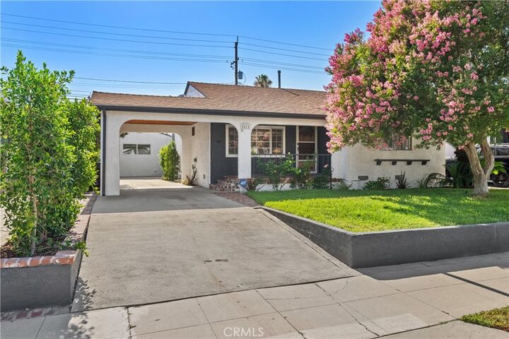 Property Photo: 1811 N Avon Street CA 91505