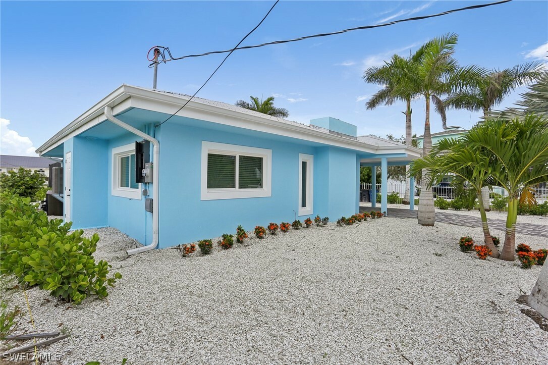 Property Photo:  267 Flamingo Street  FL 33931 