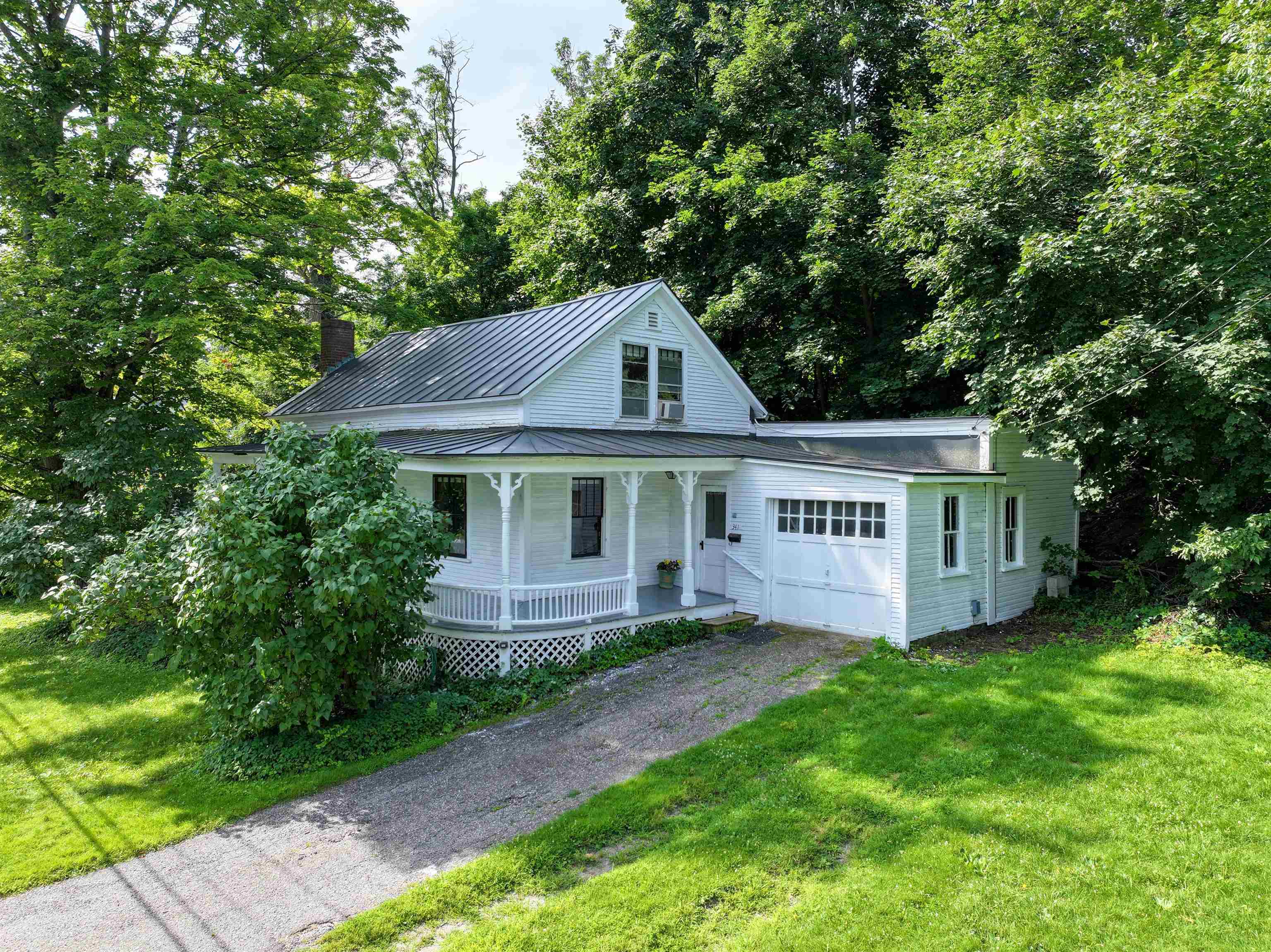 Property Photo:  341 Weybridge Street  VT 05753 