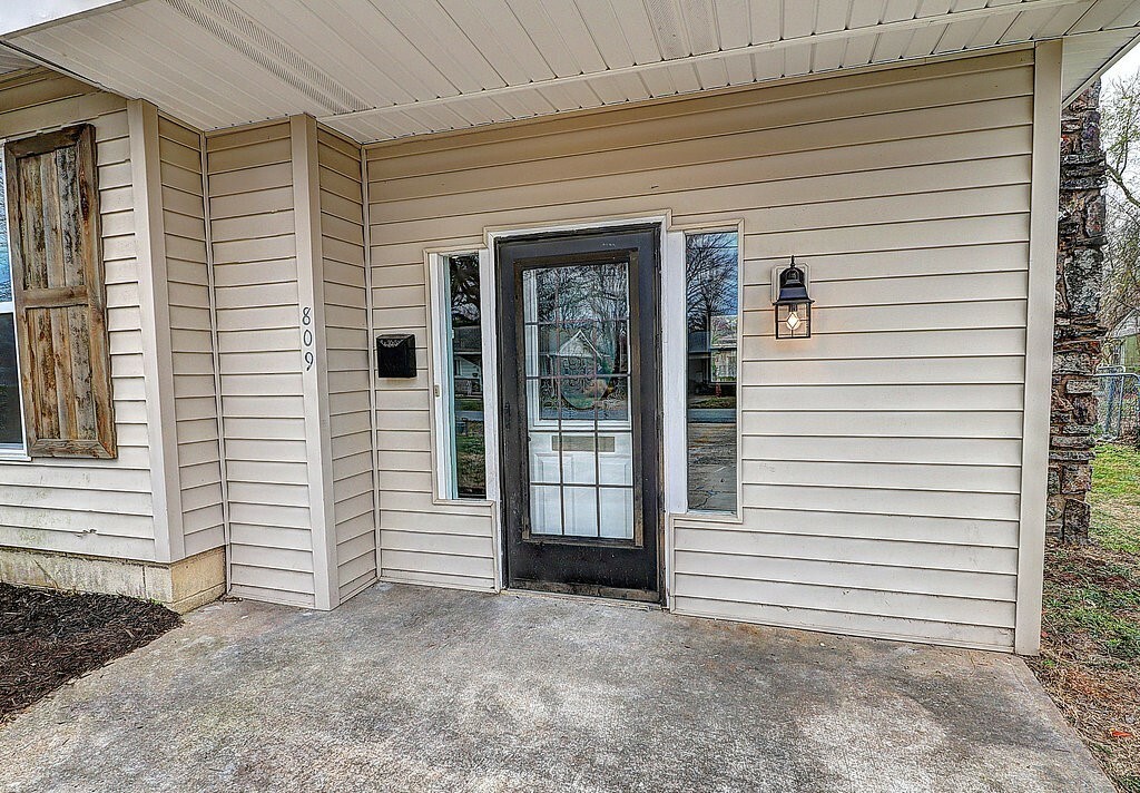 Property Photo:  809 11th Street  AR 72712 