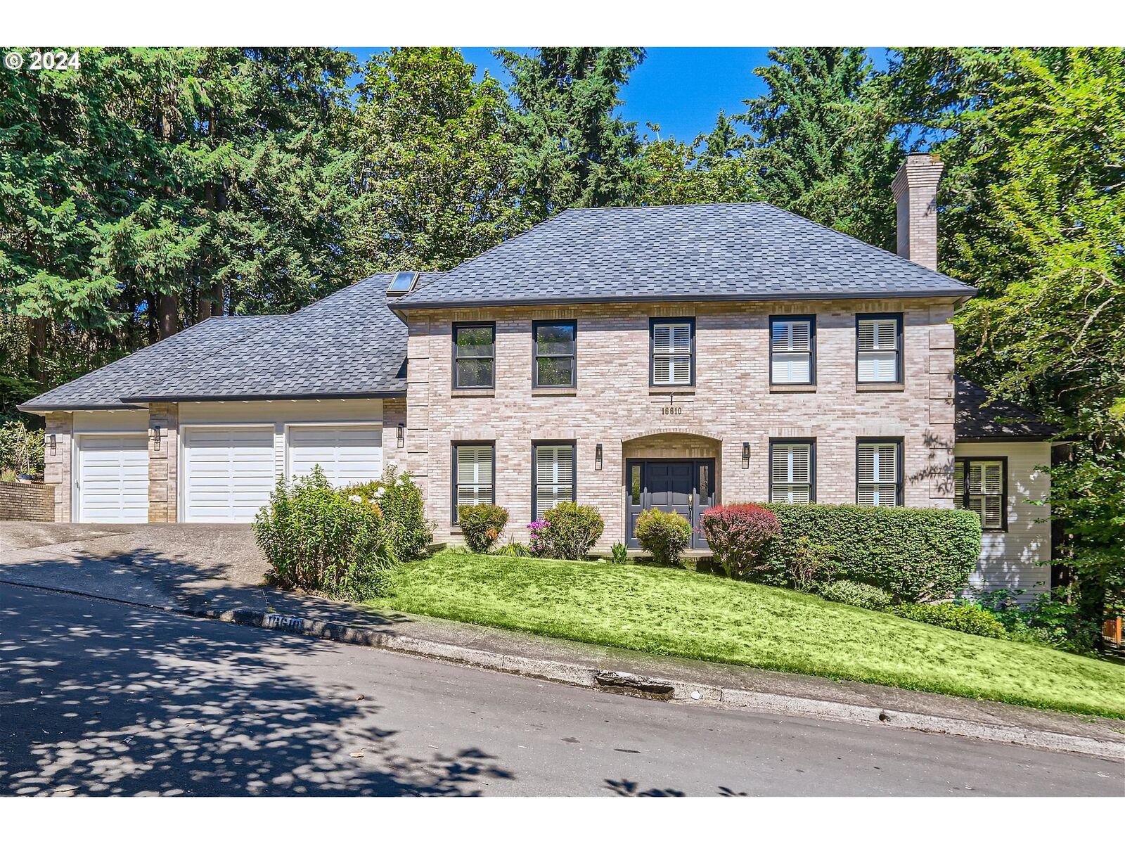Property Photo:  16610 Woodsman Ct  OR 97034 