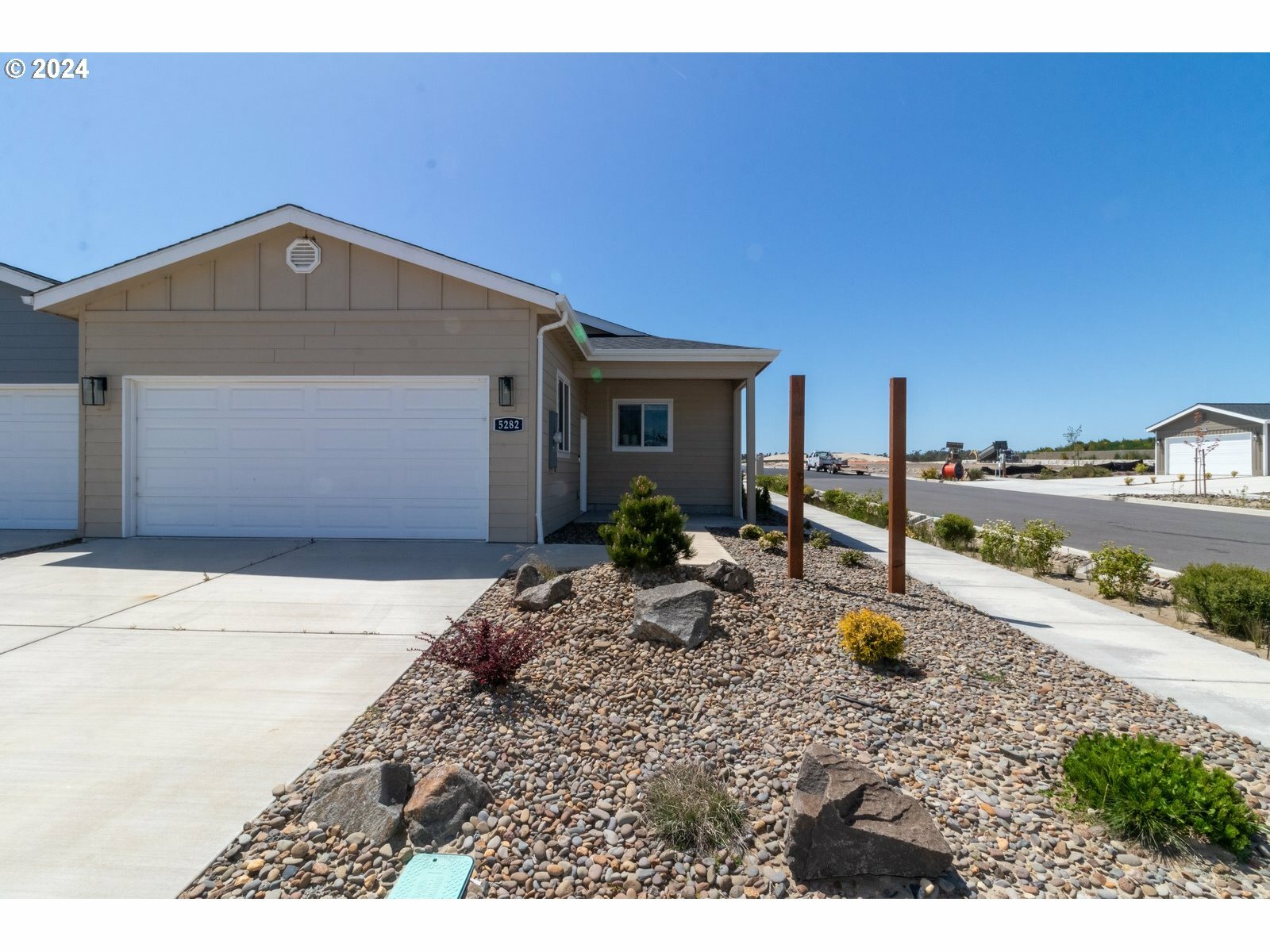 Property Photo:  5282 Nopal St  OR 97439 