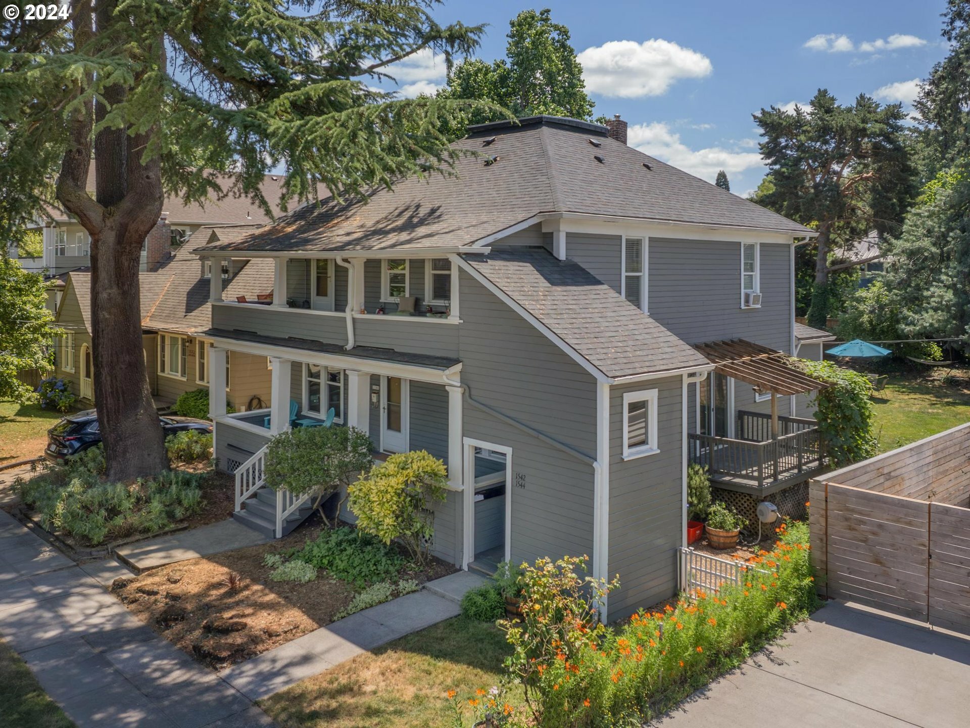 1542 SE Malden St  Portland OR 97202 photo