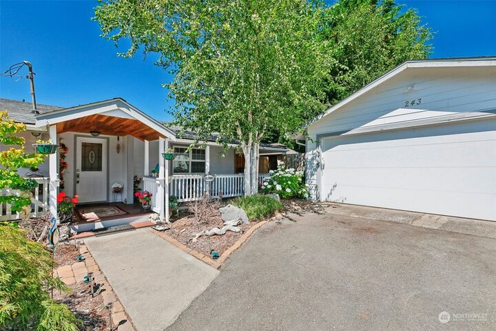 Property Photo:  243 Loch Lane  WA 98282 