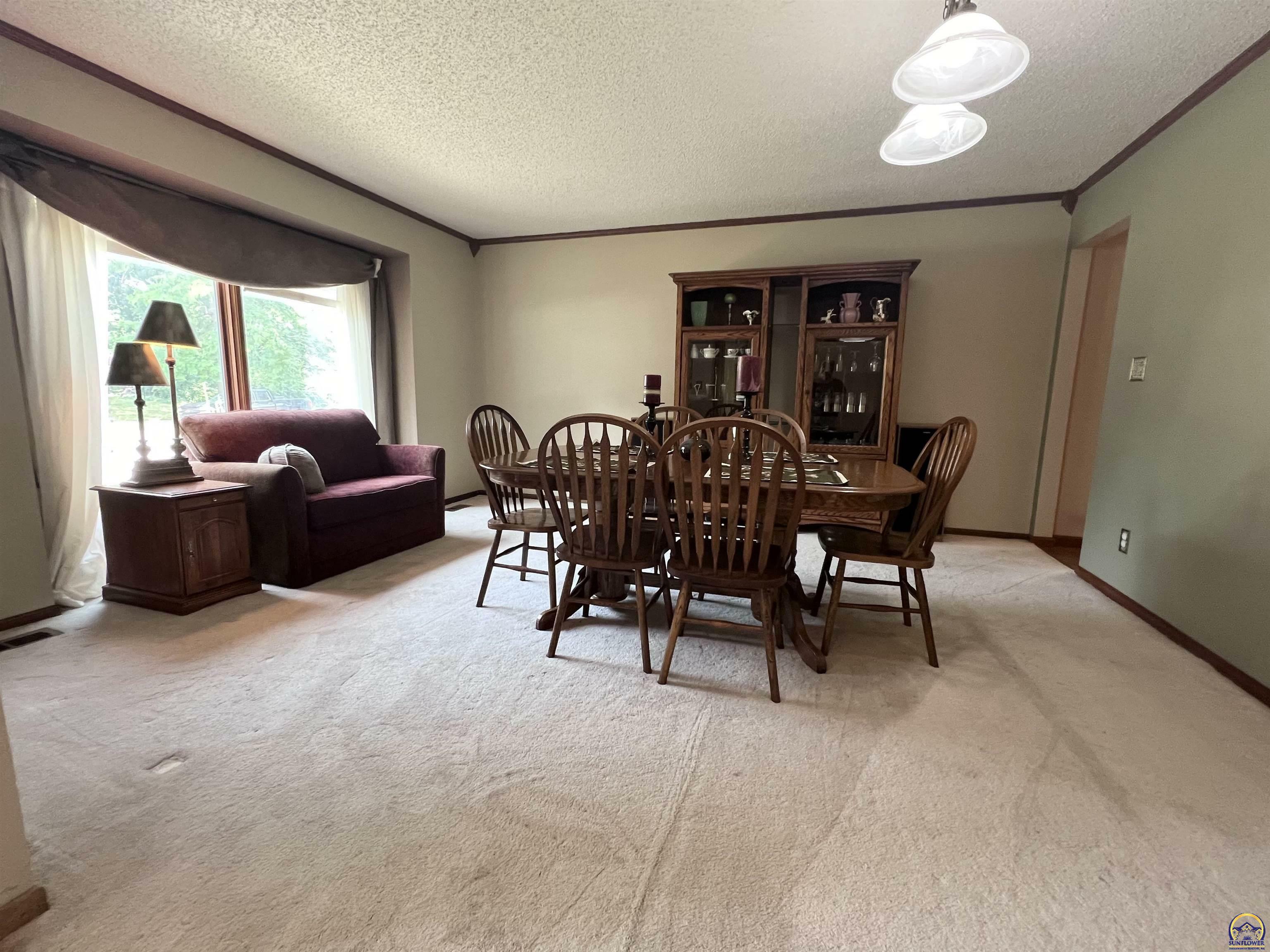 Property Photo:  2722 SW Ashworth Pl  KS 66614 