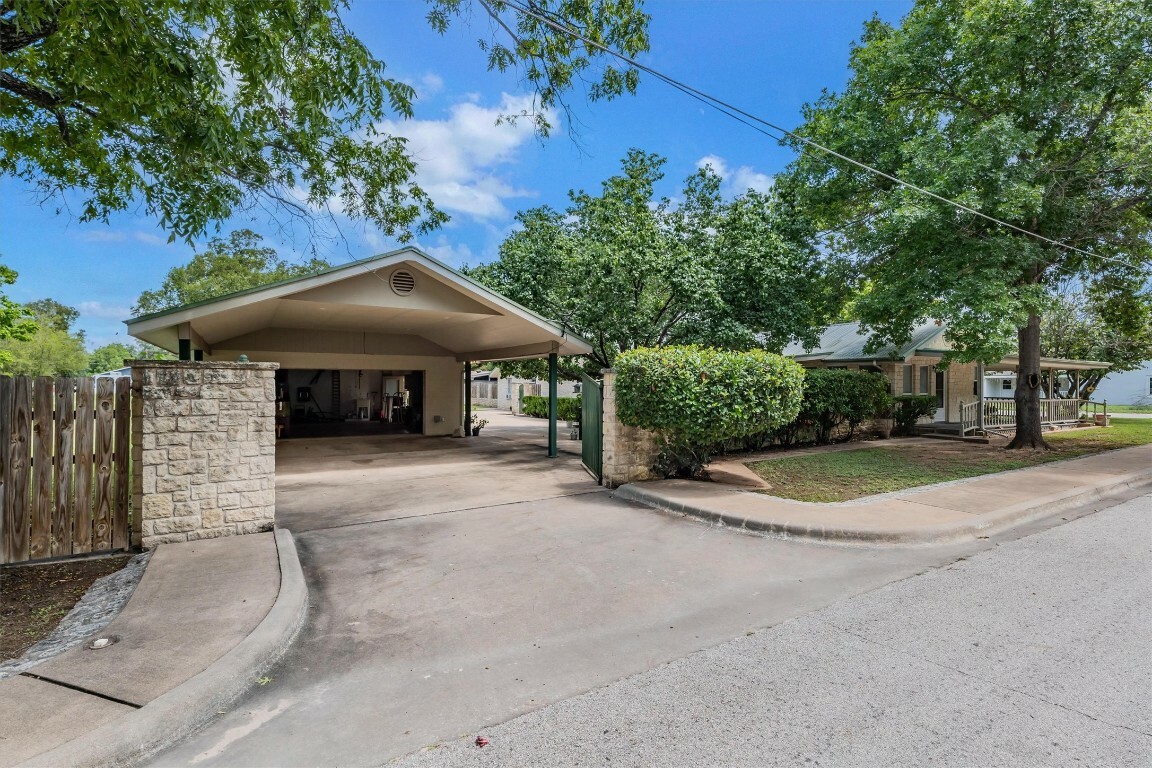 Property Photo:  500 N Main Street  TX 78611 