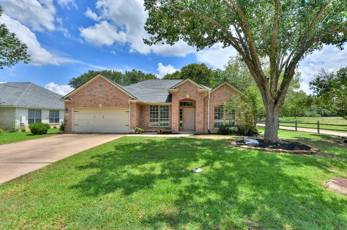 Property Photo:  450 Logan Road  TX 78628 