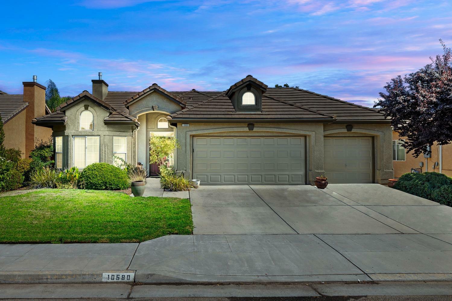 Property Photo:  10680 N Bunker Hill Drive  CA 93730 