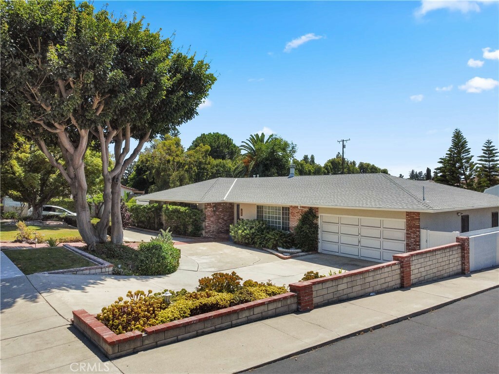 Property Photo:  1850 N Shaffer Street  CA 92865 