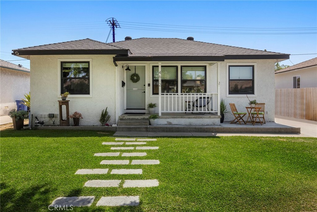 Property Photo:  4612 Nipomo Ave  CA 90713 