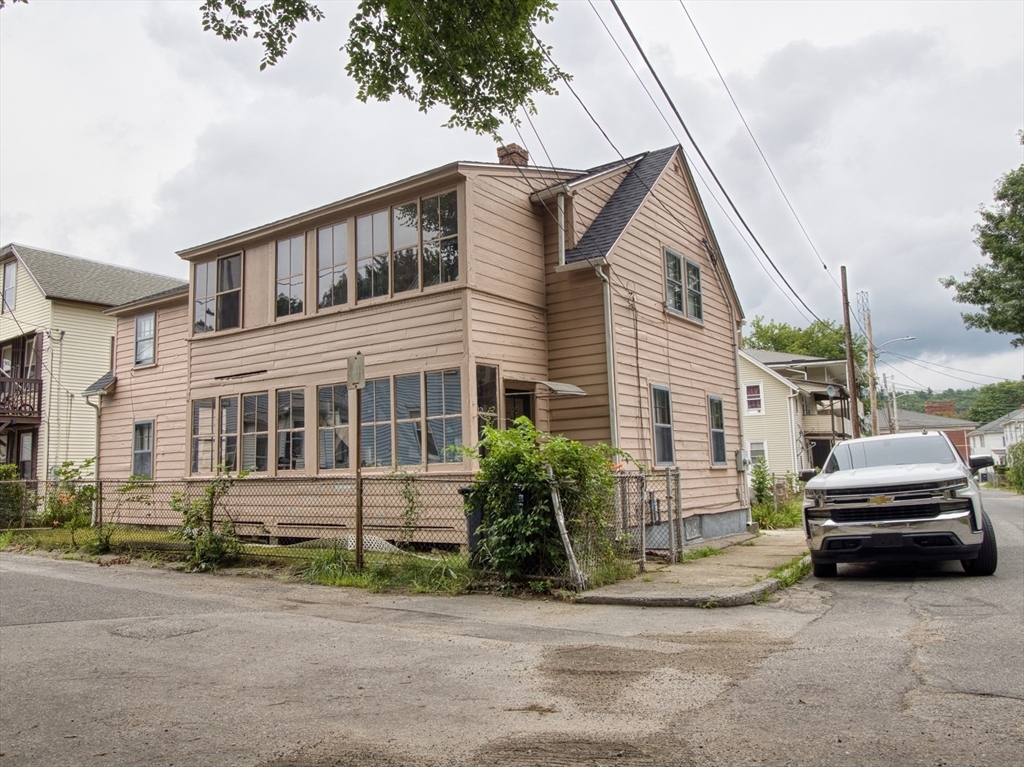 Property Photo: 54 Lens St MA 01550