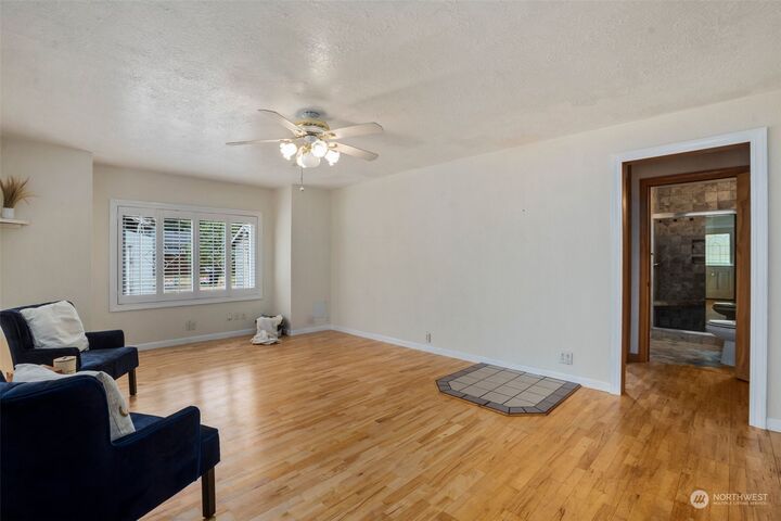 Property Photo:  119 Lone Oak Road  WA 98632 