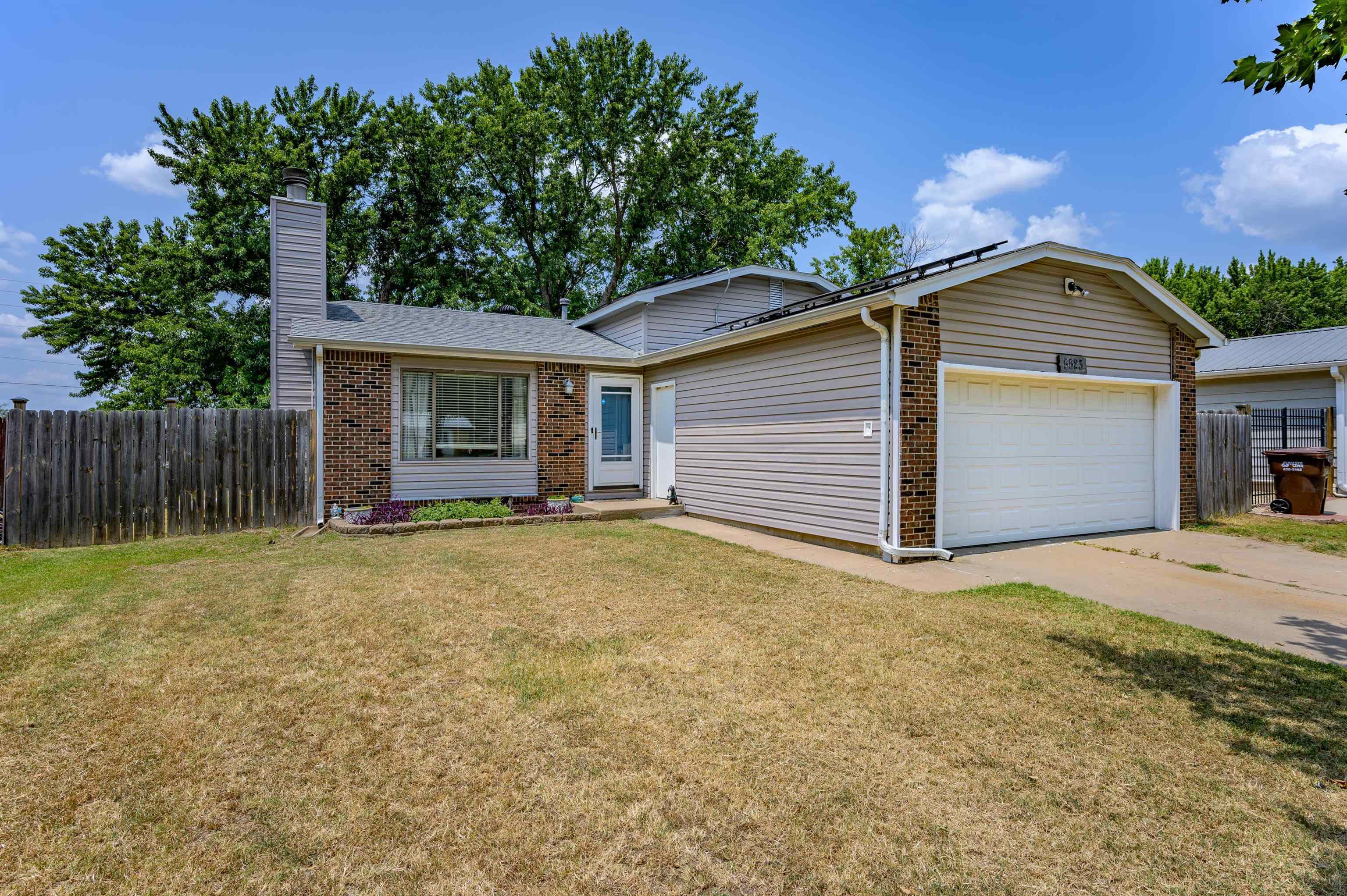 Property Photo:  5523 S Topeka Cir  KS 67216 