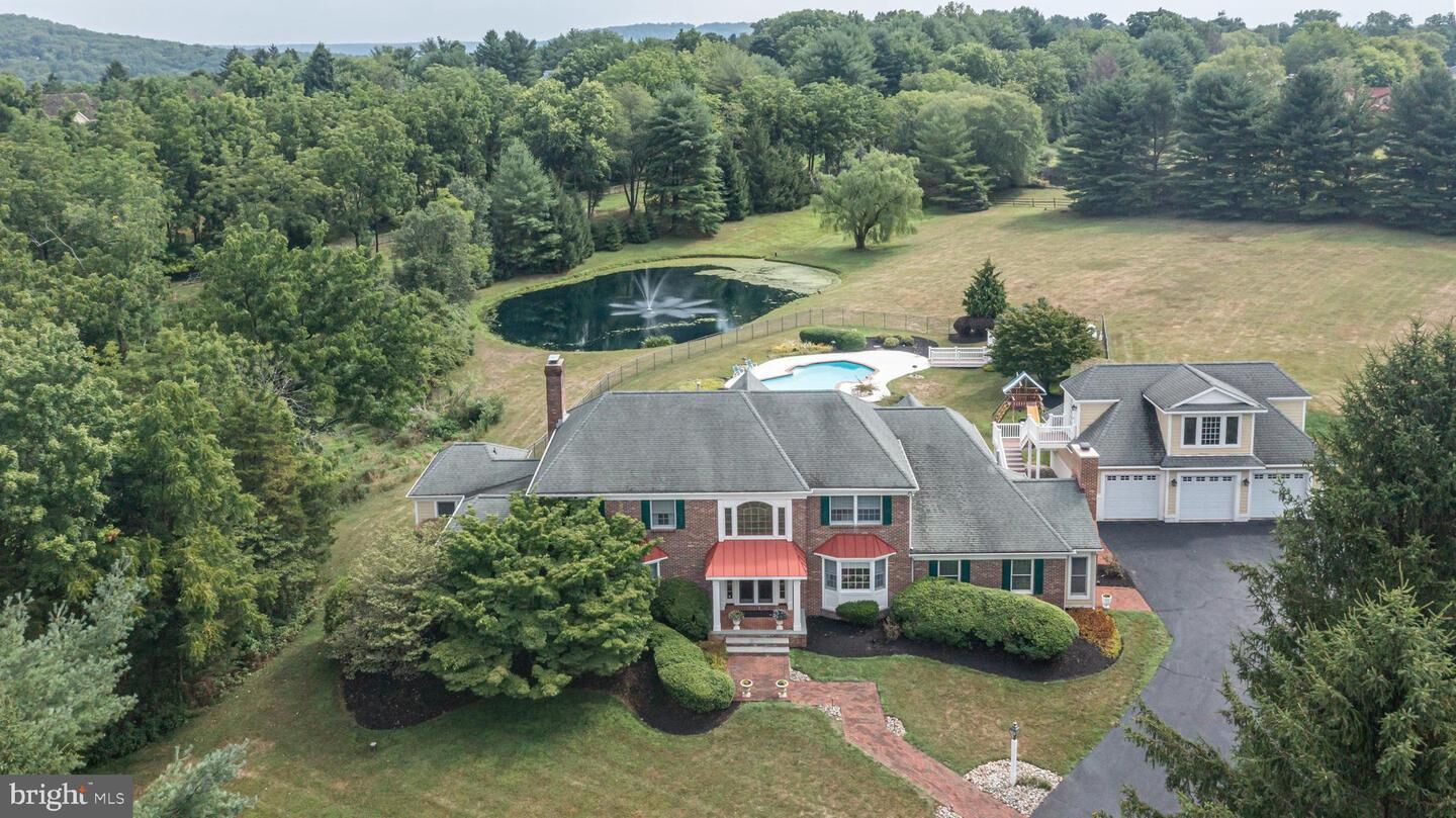 Property Photo: 1089 Eagle Road PA 18940