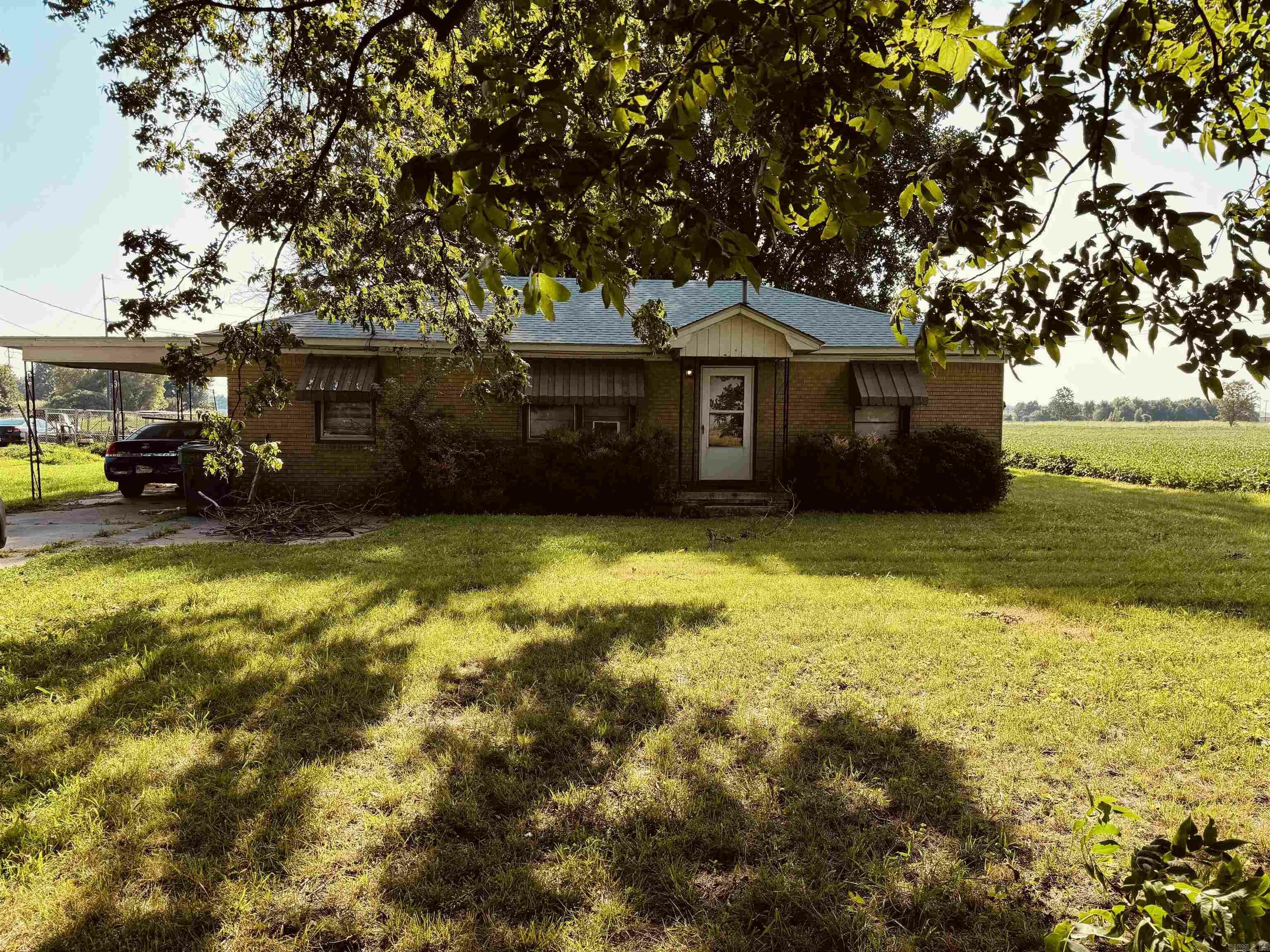 Property Photo:  803 N Service Road  AR 72315 