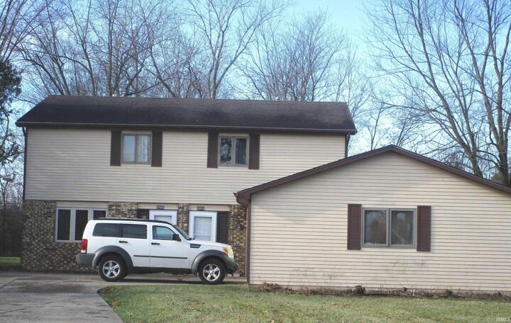 6904-6 Decatur Road  Fort Wayne IN 46816 photo