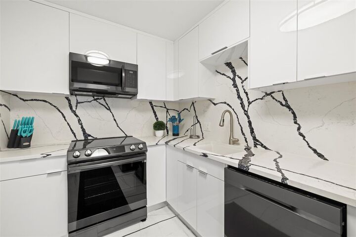 Property Photo:  4611 W Fig Street 104  FL 33609 
