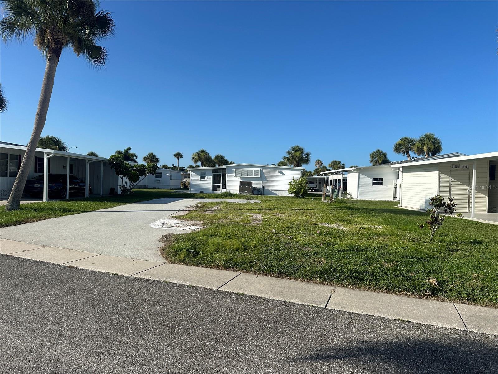 670 Delphinium Drive  Venice FL 34293 photo
