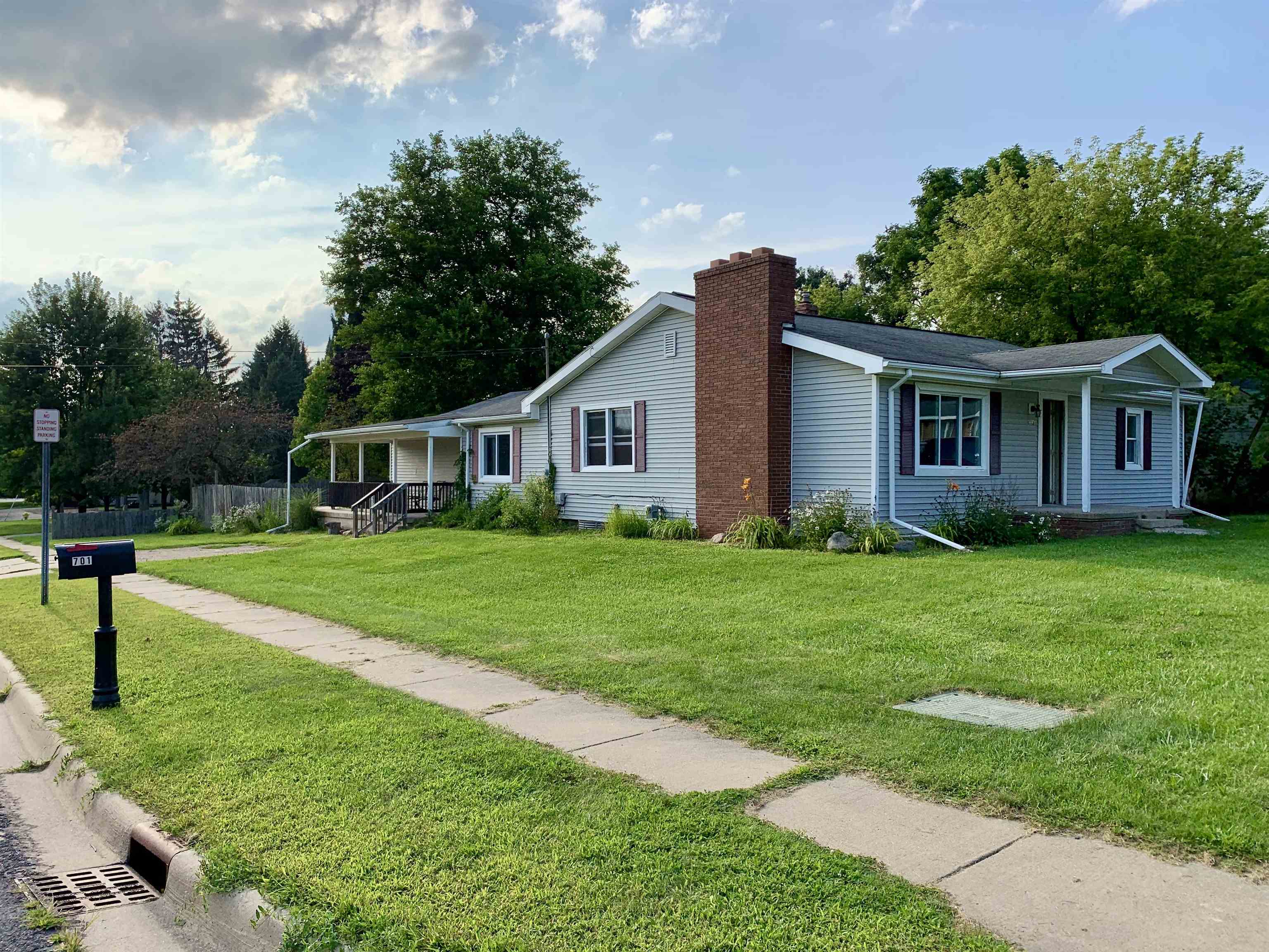 Property Photo:  1440 Pearce Street  MI 48867 