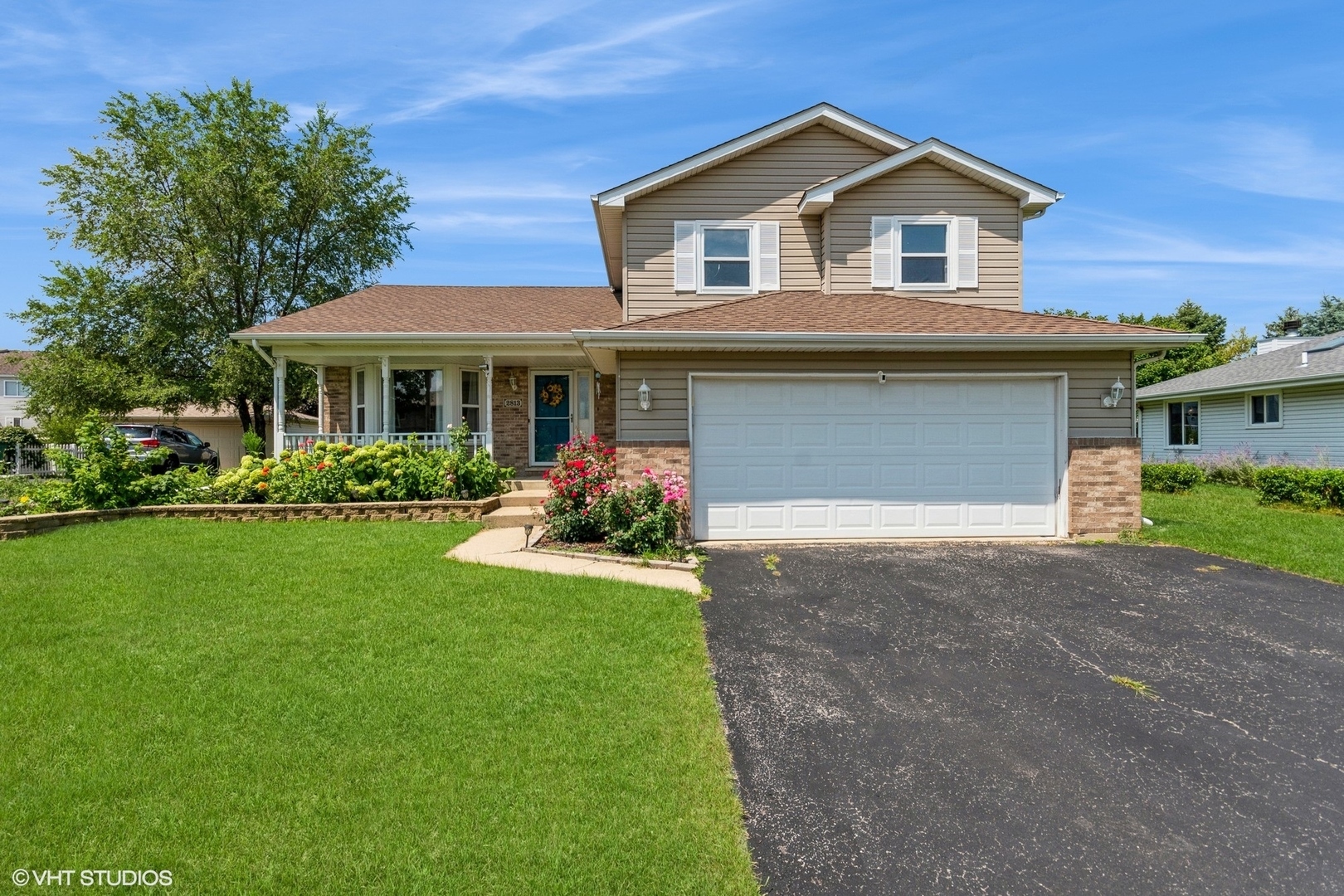 Property Photo:  2813 Joe Adler Drive  IL 60586 