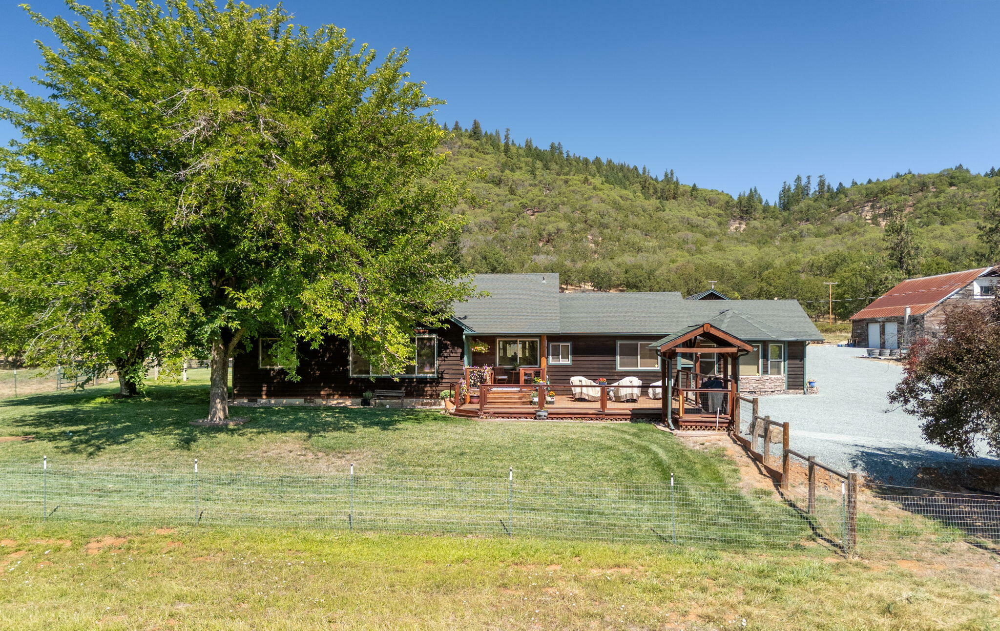 Property Photo:  2575 E Evans Creek Road  OR 97537 