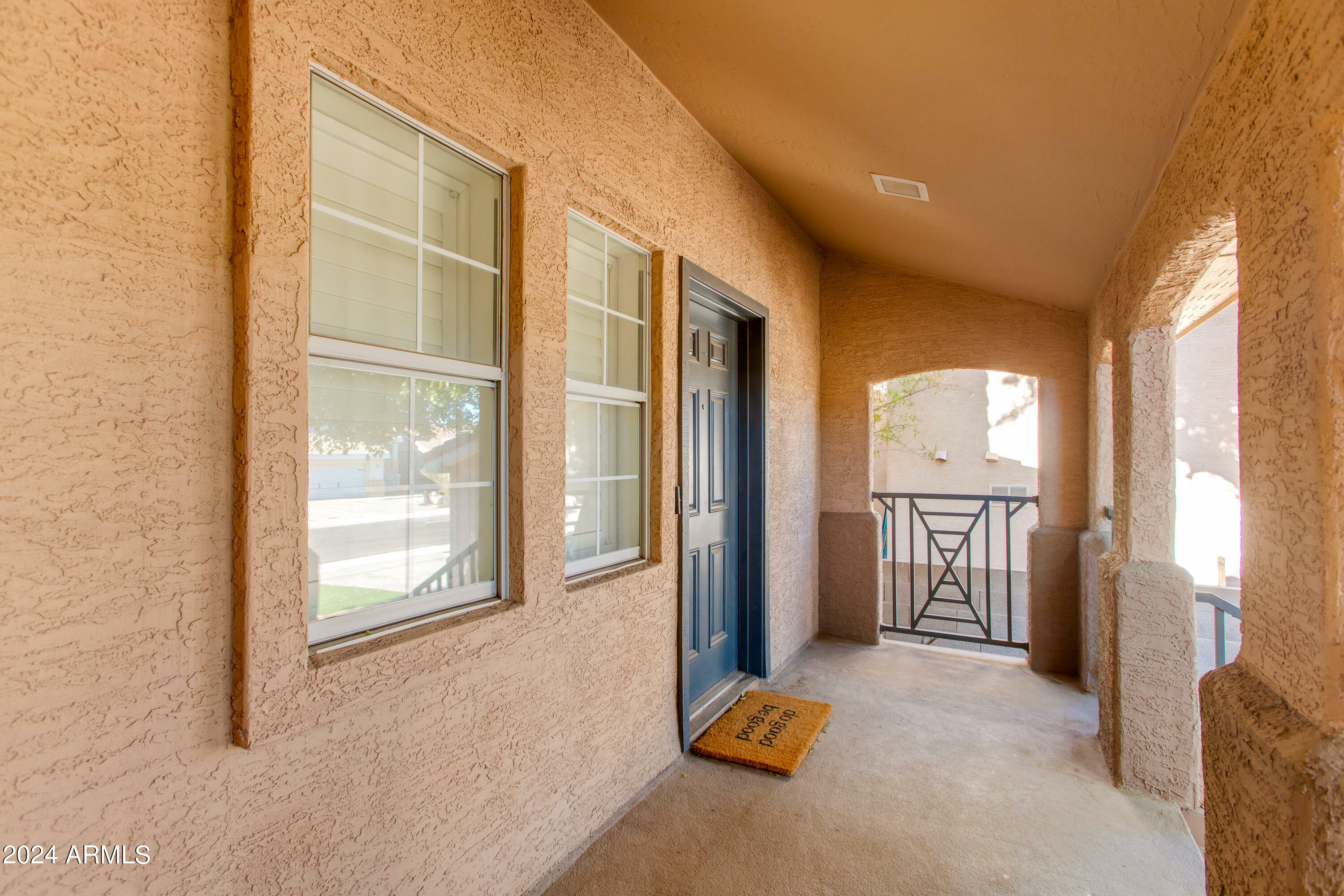 Property Photo:  828 W Leah Lane  AZ 85233 