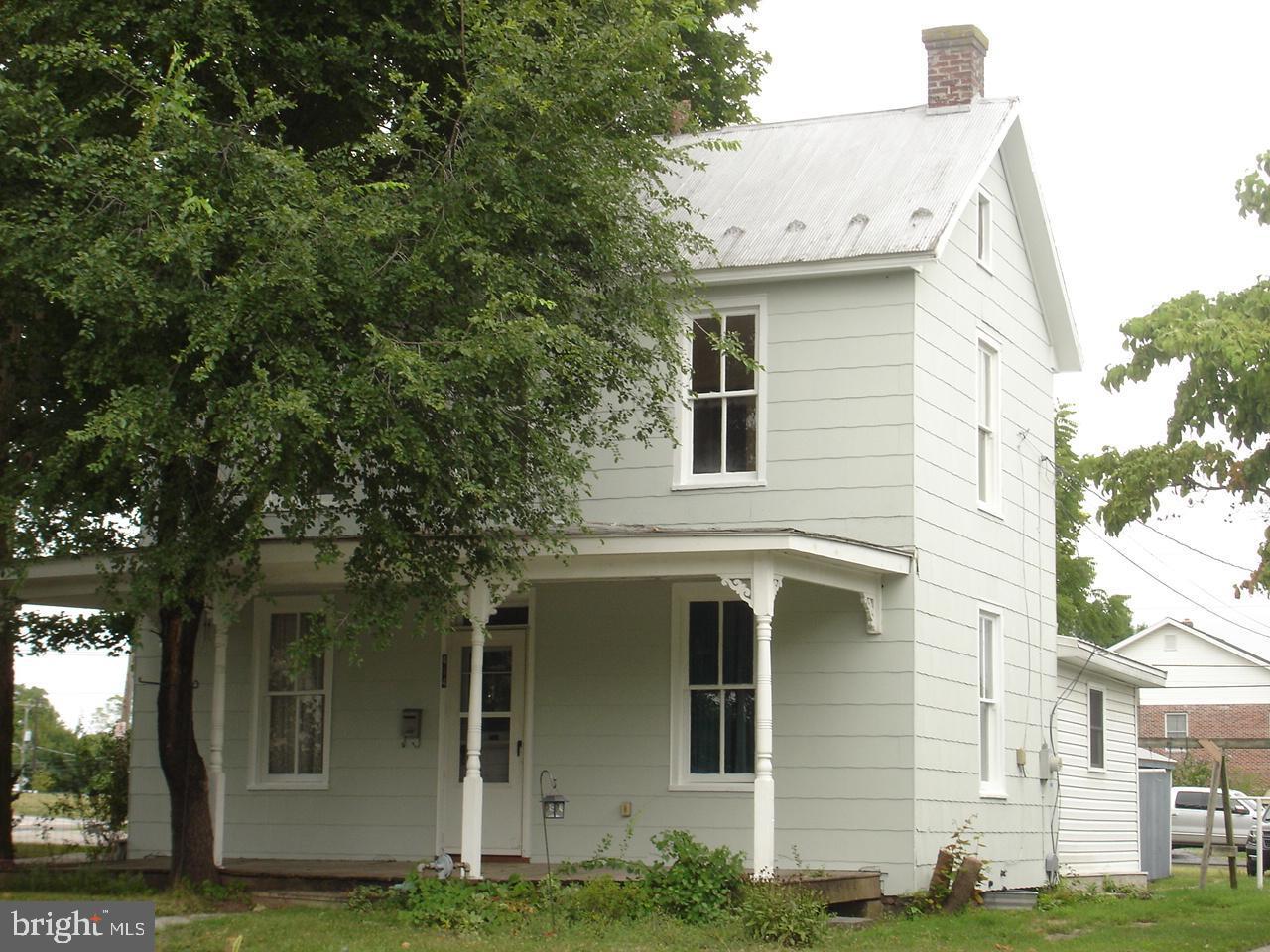 Property Photo: 414 E Railroad Street PA 17325