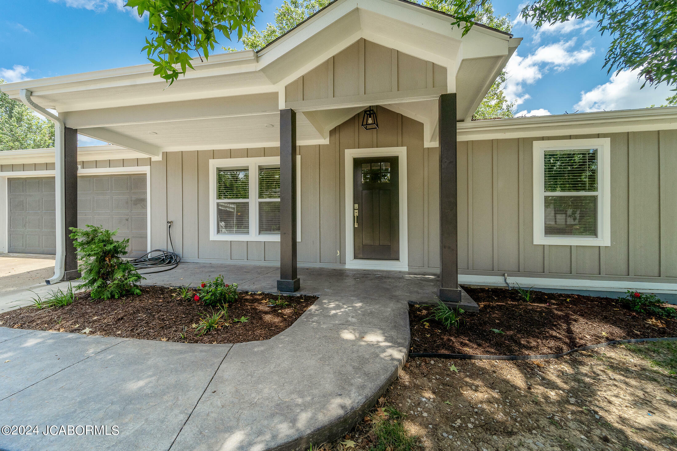 Property Photo:  1310 S El Chaparral Avenue  MO 65201 