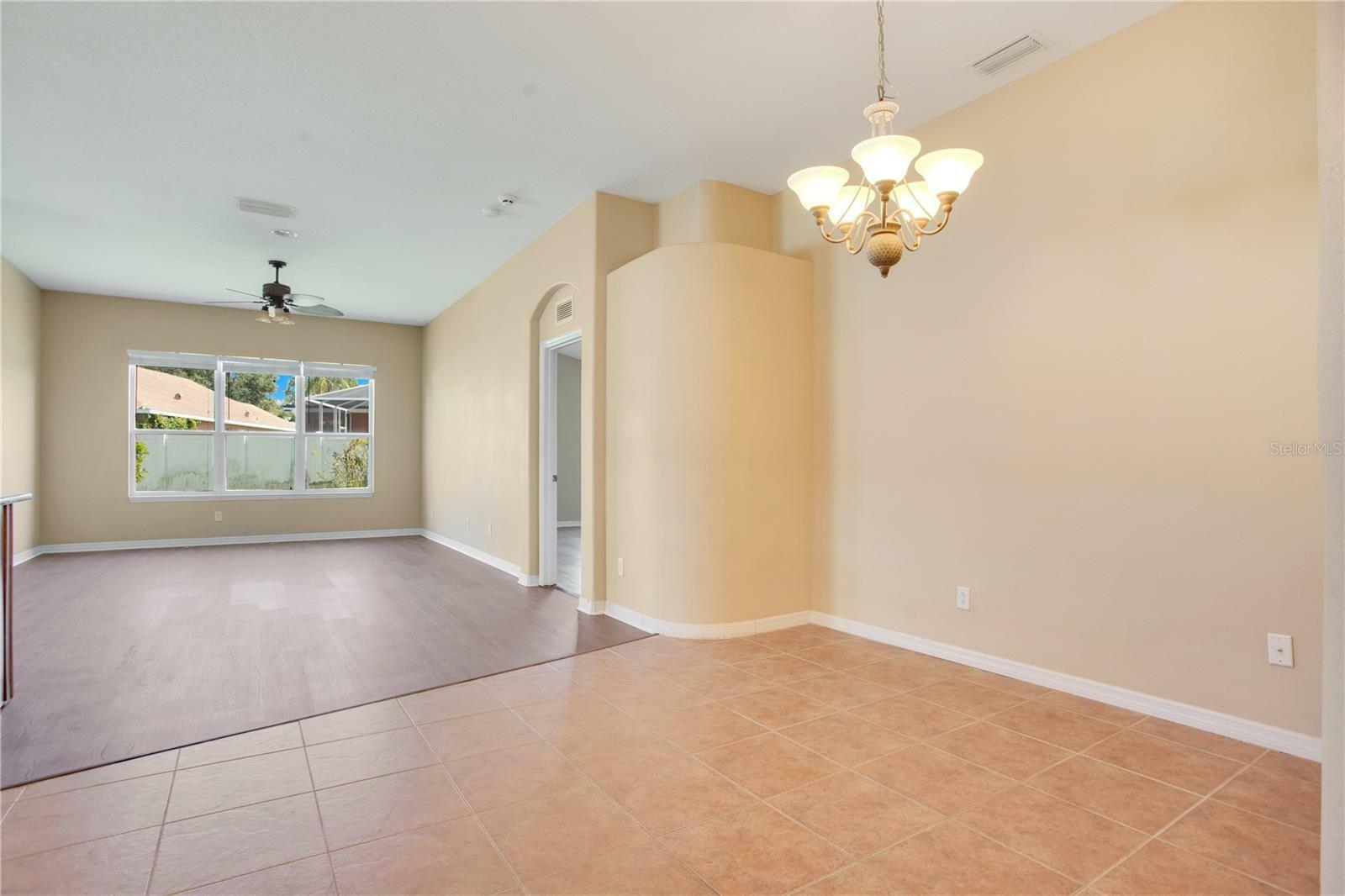 Property Photo:  5128 Lansdowne Way  FL 34221 