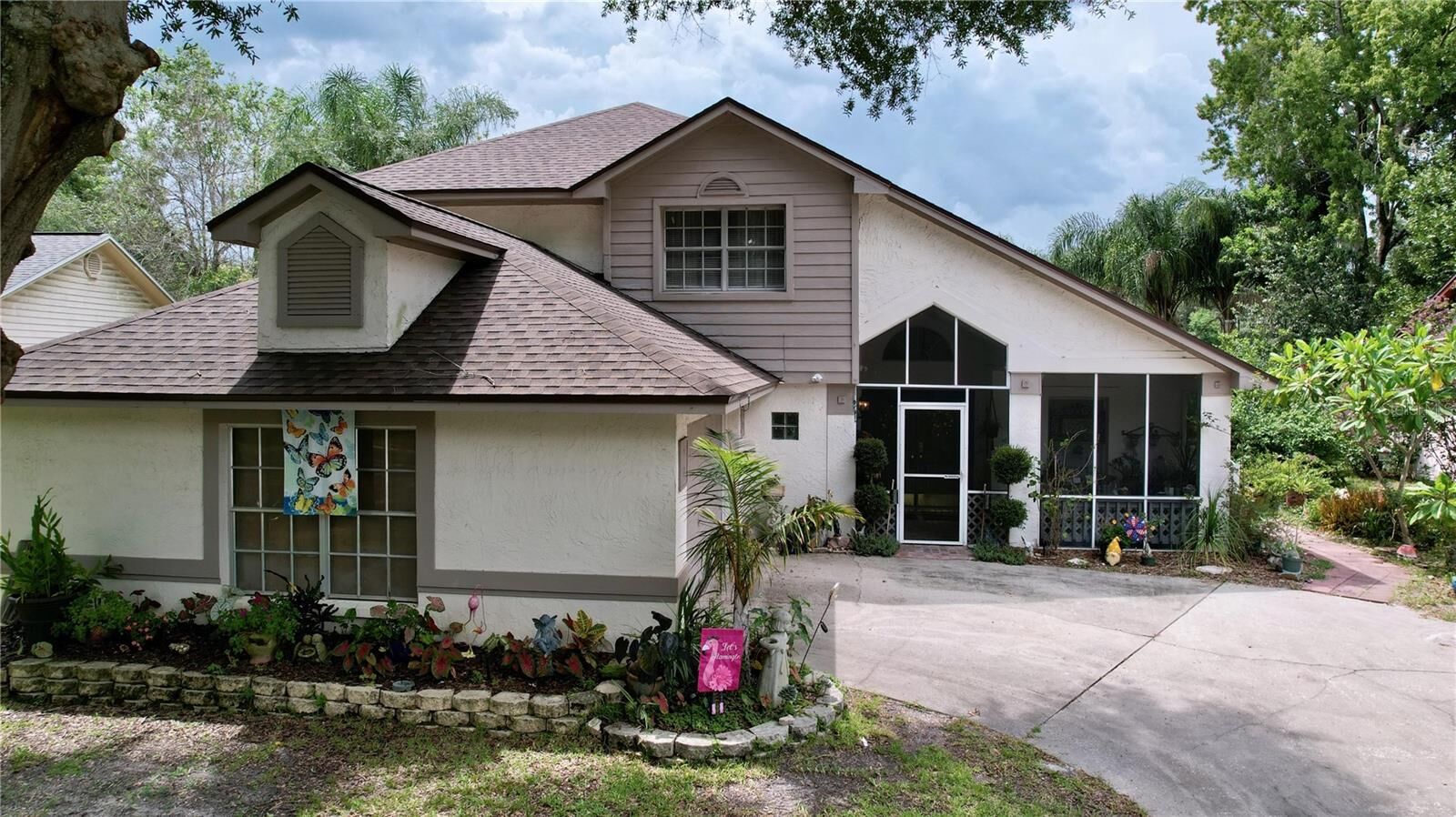 Property Photo: 1711 Spinning Wheel Drive FL 33559