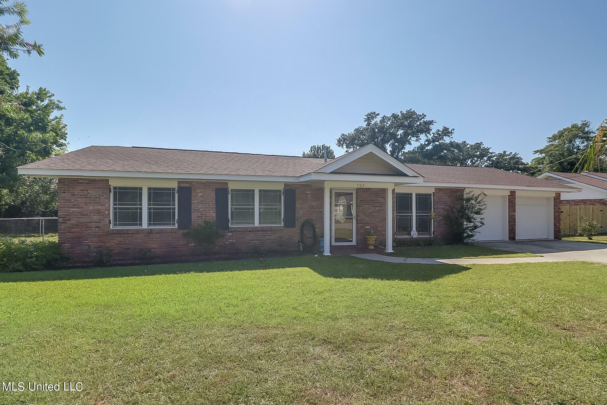 Property Photo:  703 Mills Avenue  MS 39501 