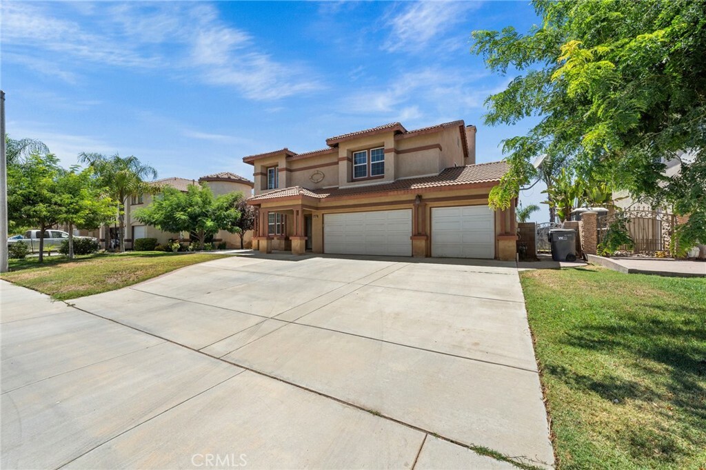 Property Photo:  25639 Gala Circle  CA 92585 