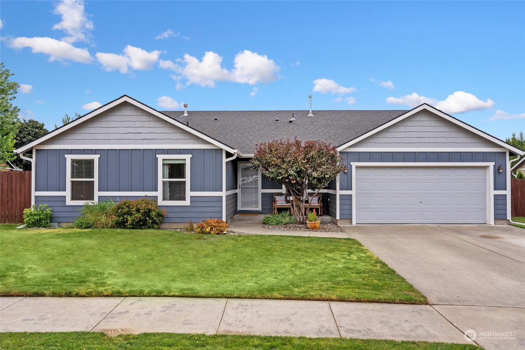 Property Photo:  935 Highland Road  WA 99362 