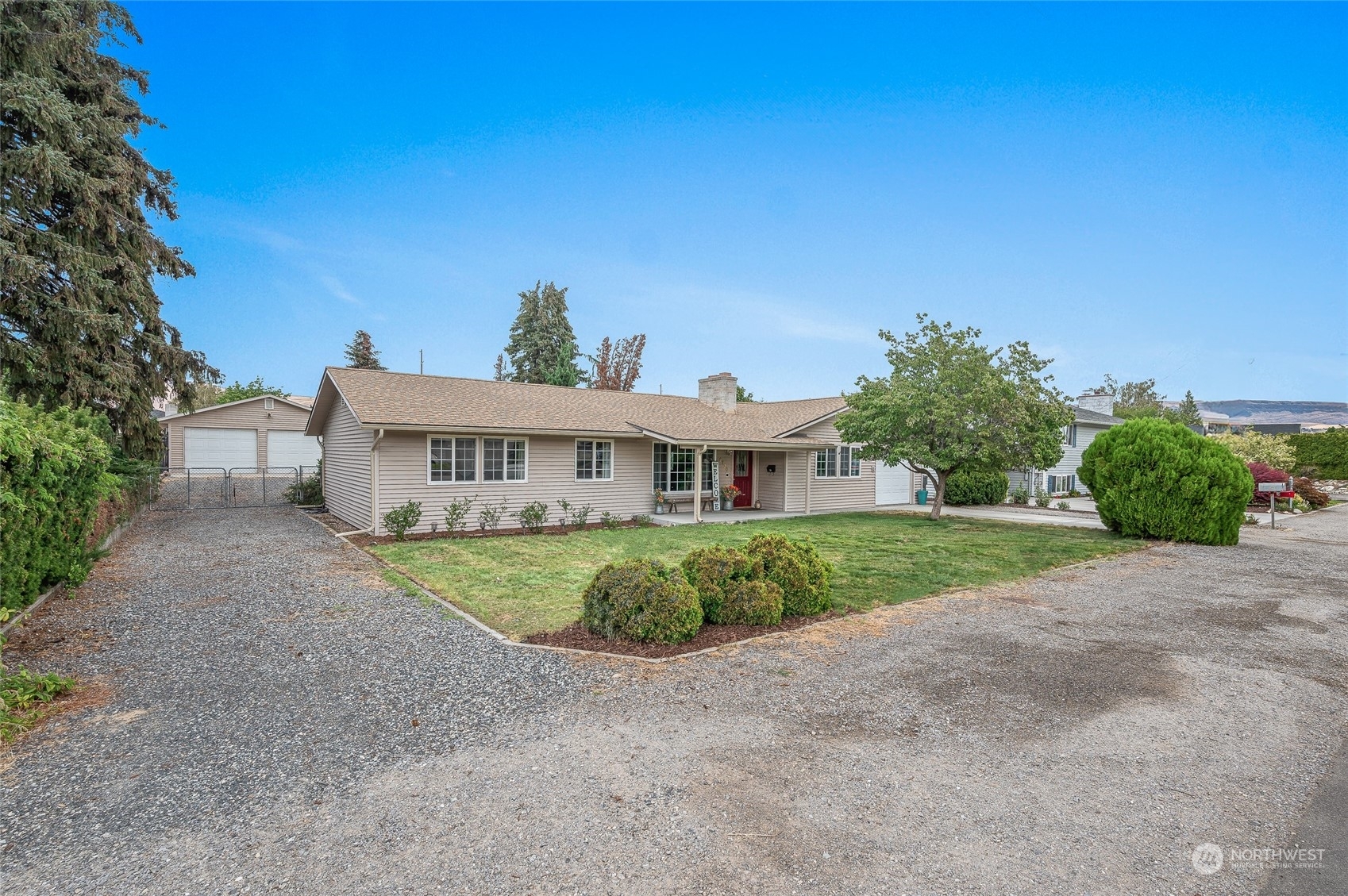 Property Photo:  1720 Harris Place  WA 98801 