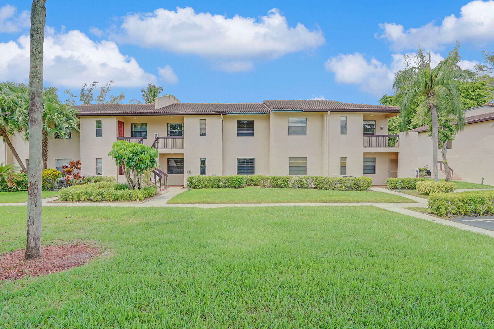 Property Photo: 9280 Vista Del Lago 32H FL 33428