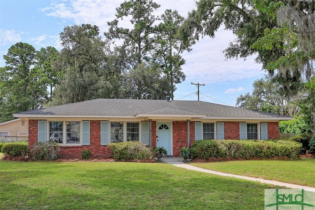 Property Photo:  213 Sea Island Drive  GA 31410 