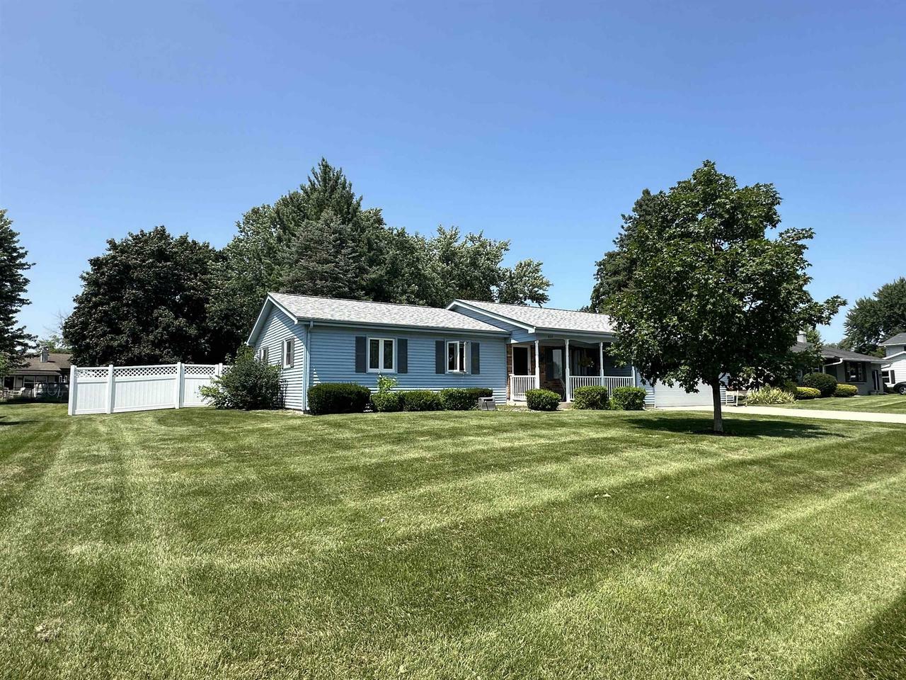 Property Photo:  631 East Holly Road  WI 53511 