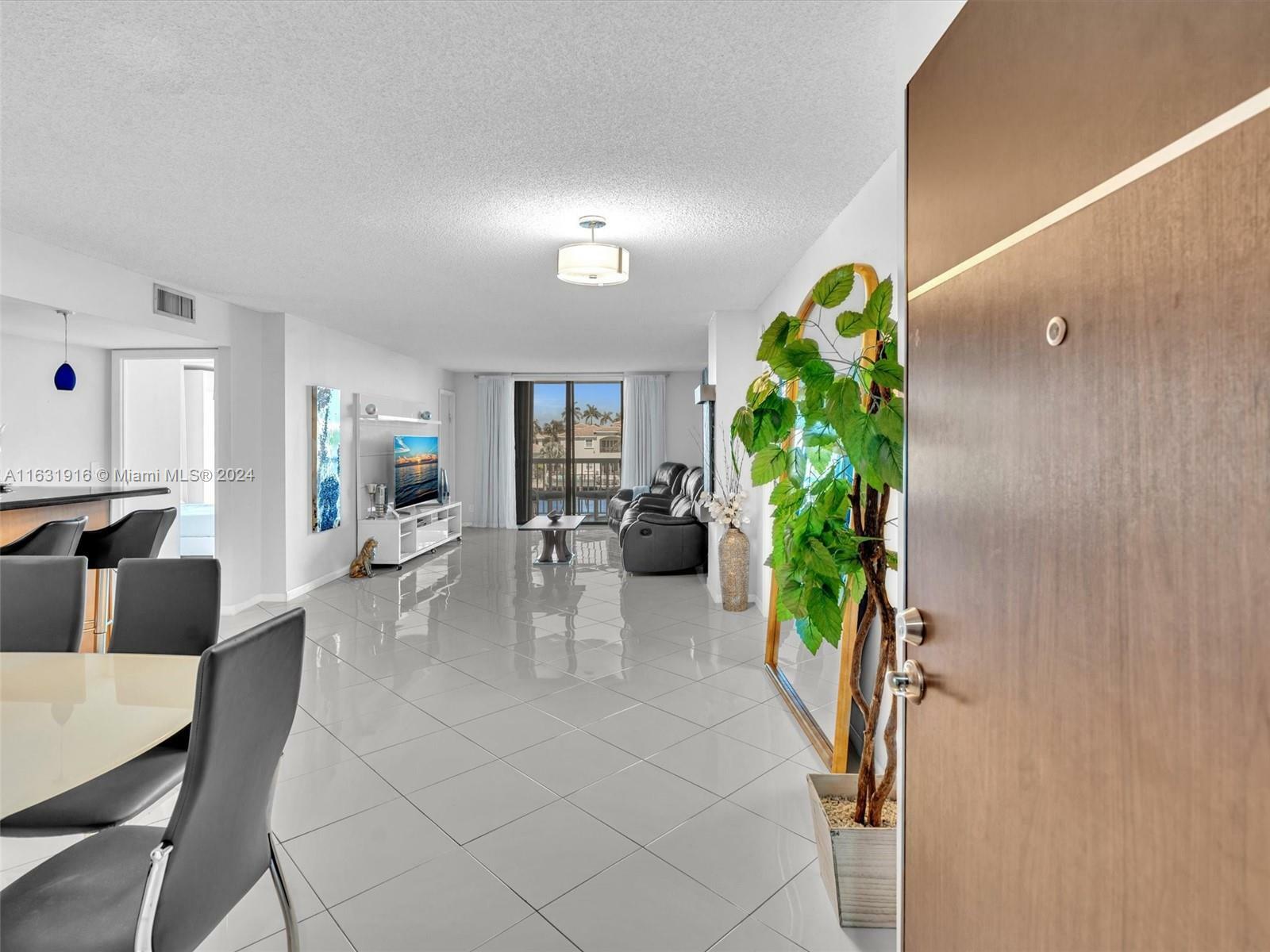 Property Photo:  1500 S Ocean Dr 3E  FL 33019 