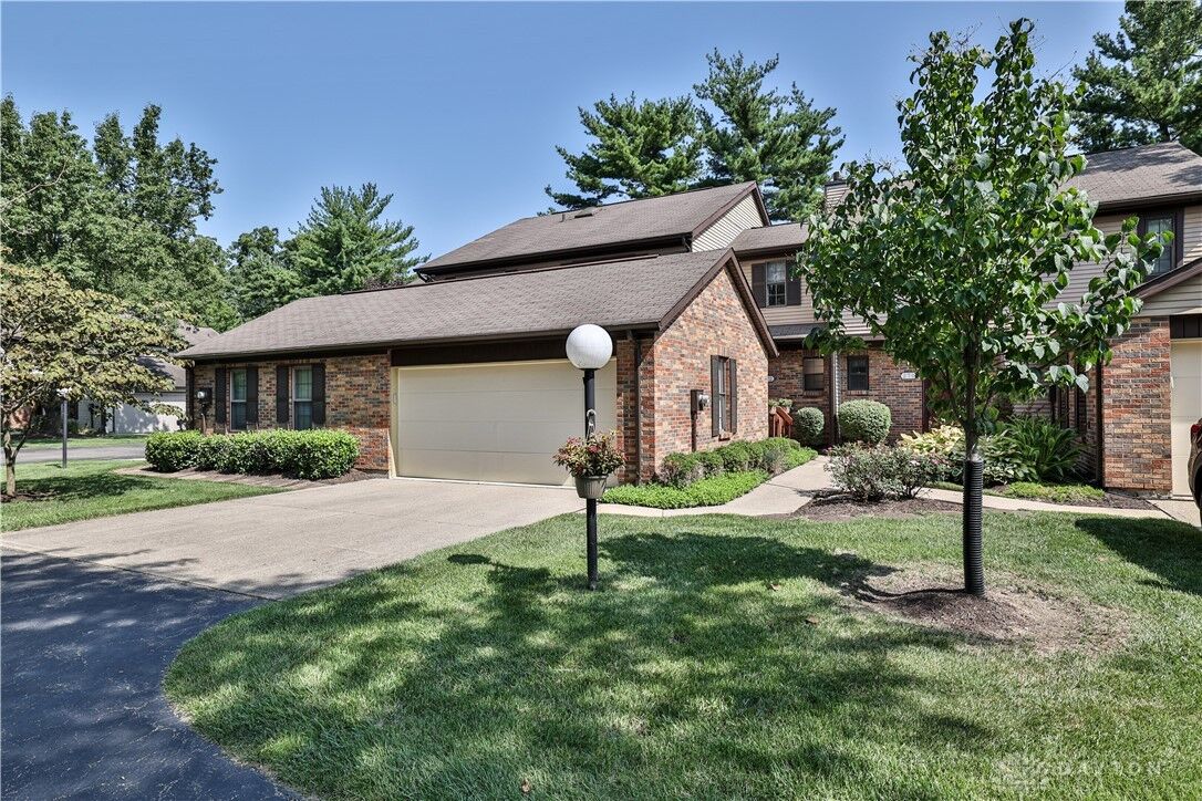 Property Photo: 272 Carriage Circle Drive 2 OH 45246
