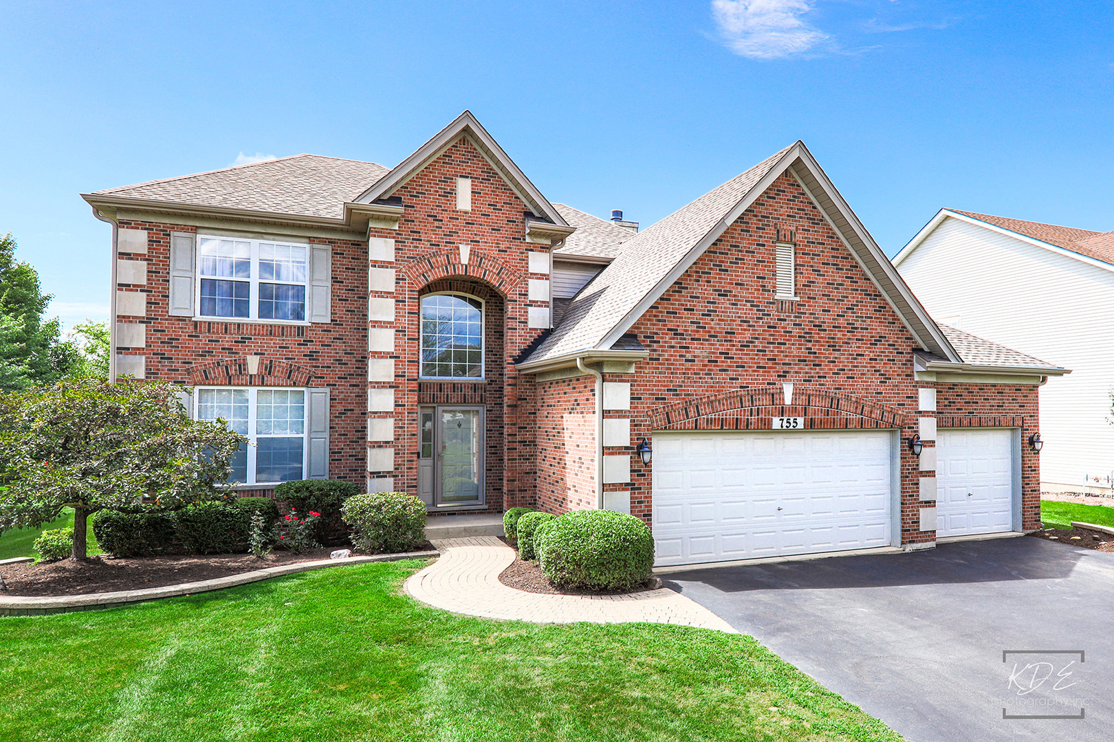 Property Photo:  755 Eagle Brook Lane  IL 60565 